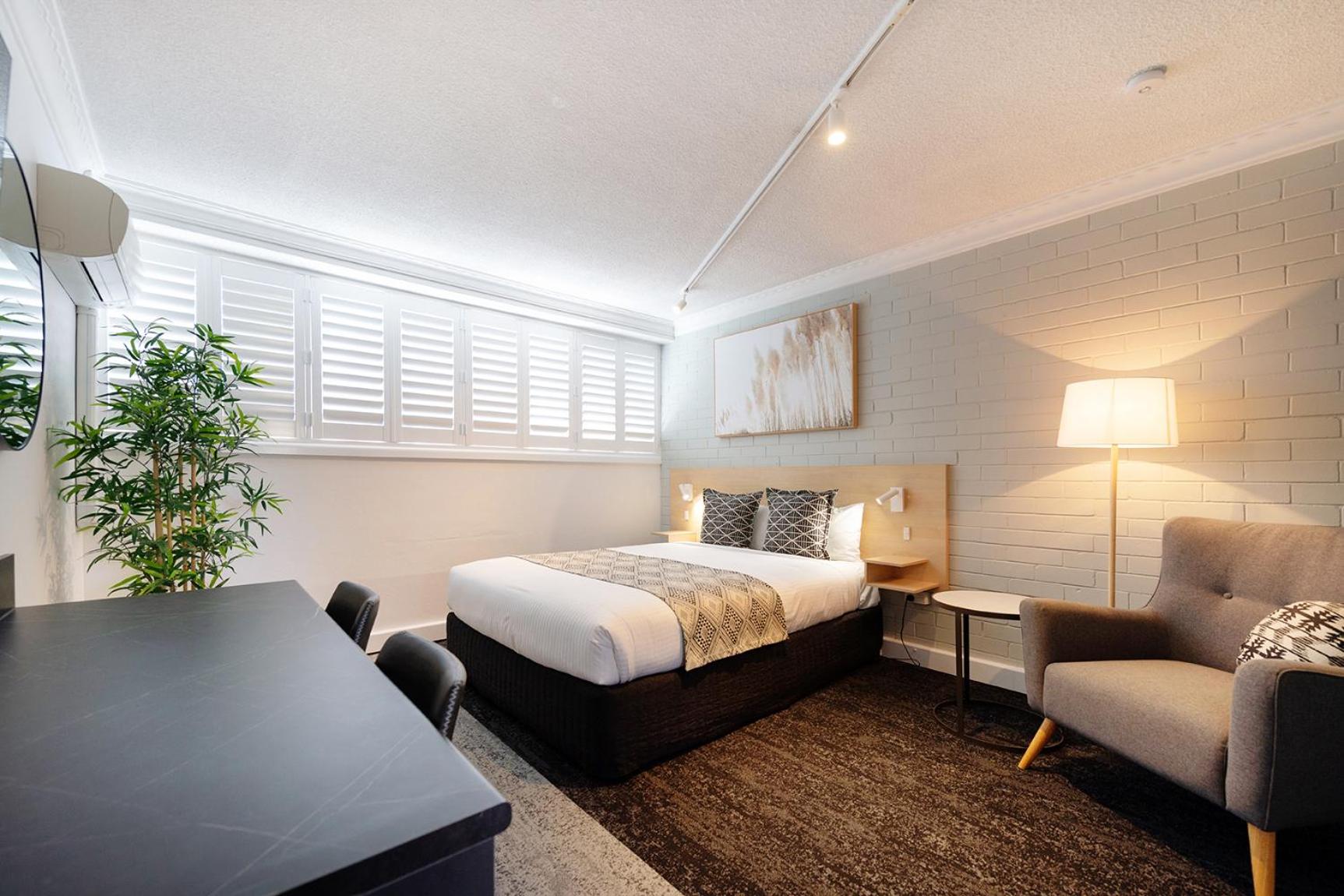Deluxe Queen Room photo 2