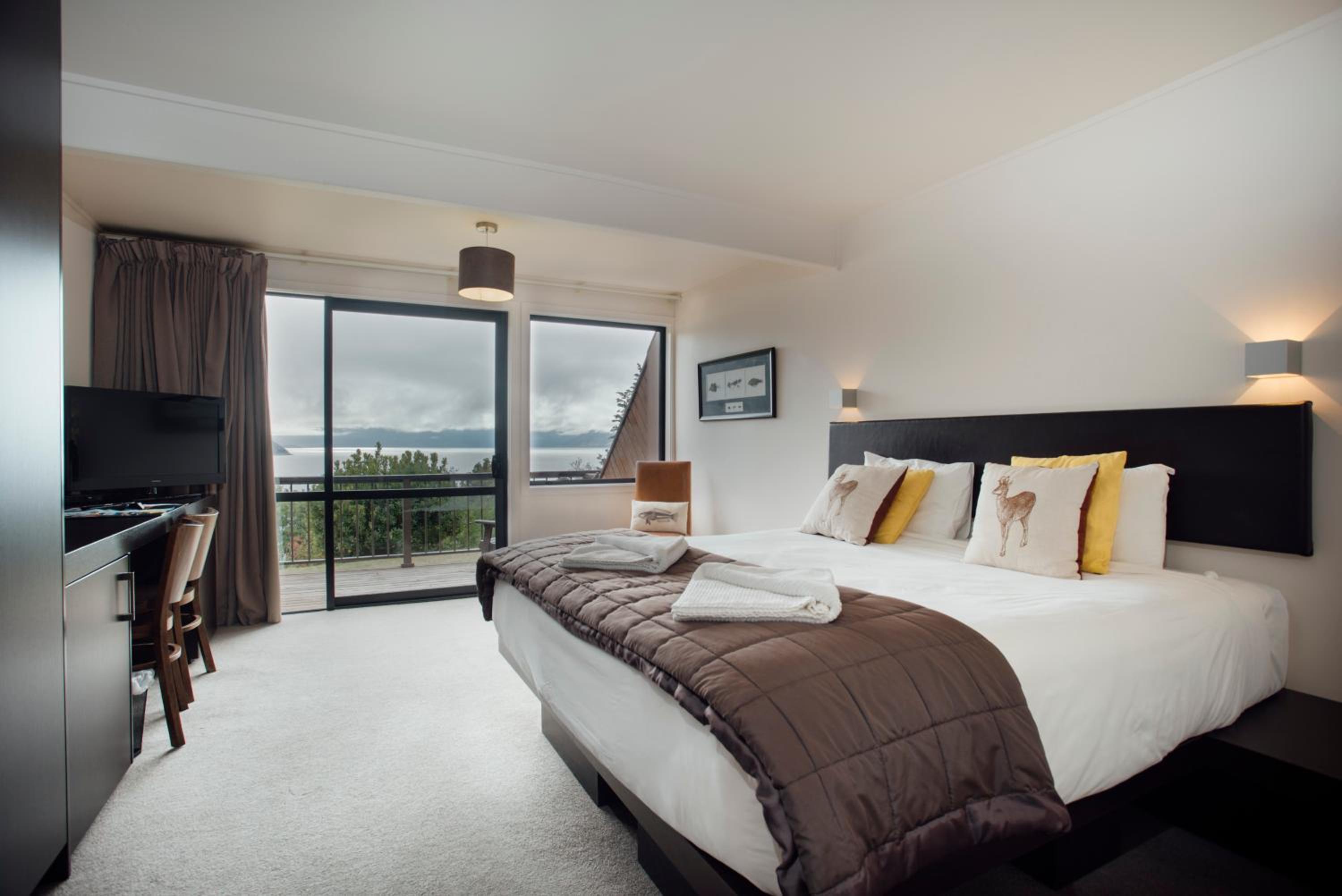 Lake View Family Hotel Room with Mezzanine and Ensuite Bathroom - Photo 1