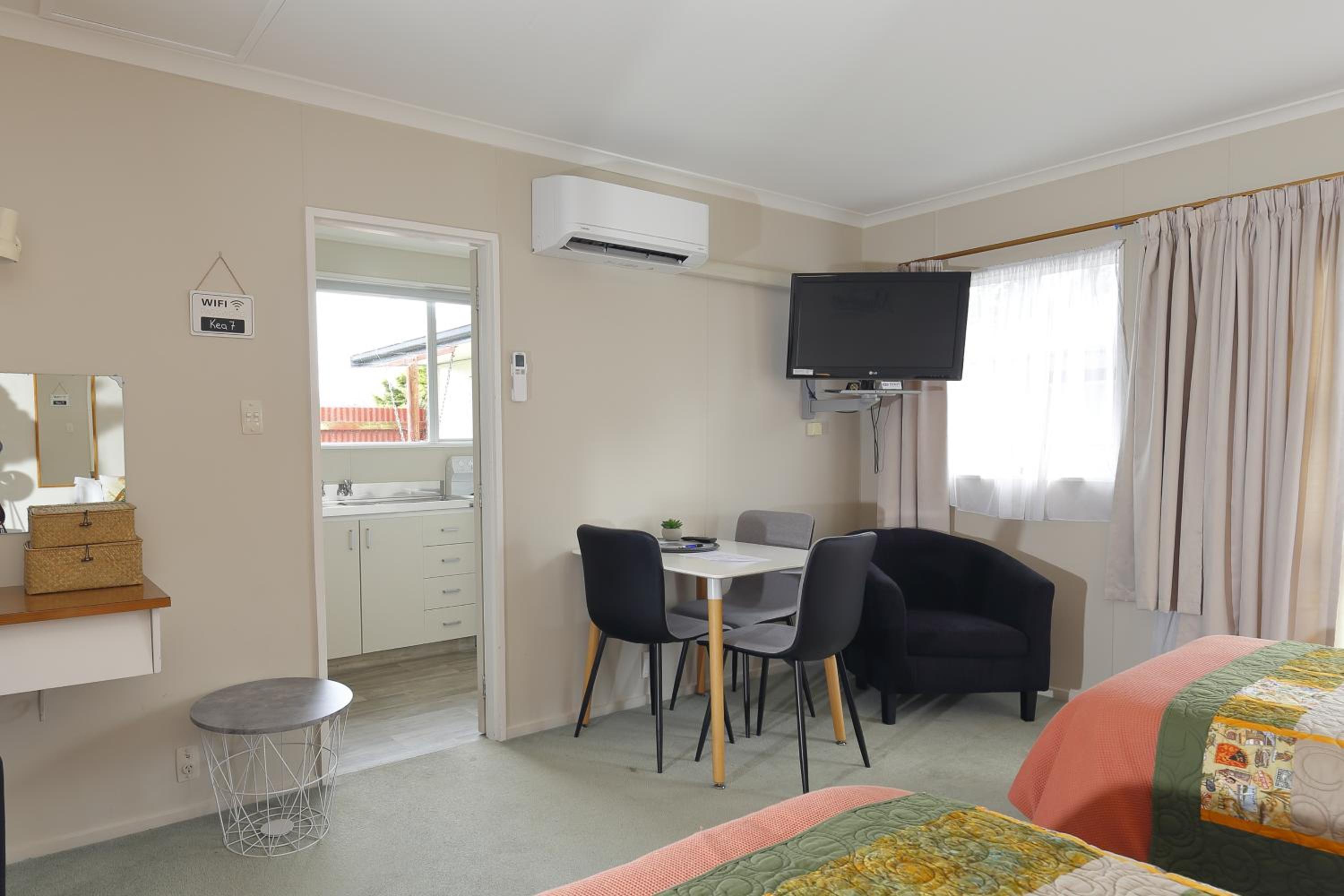Triple Single Studio Room photo 3