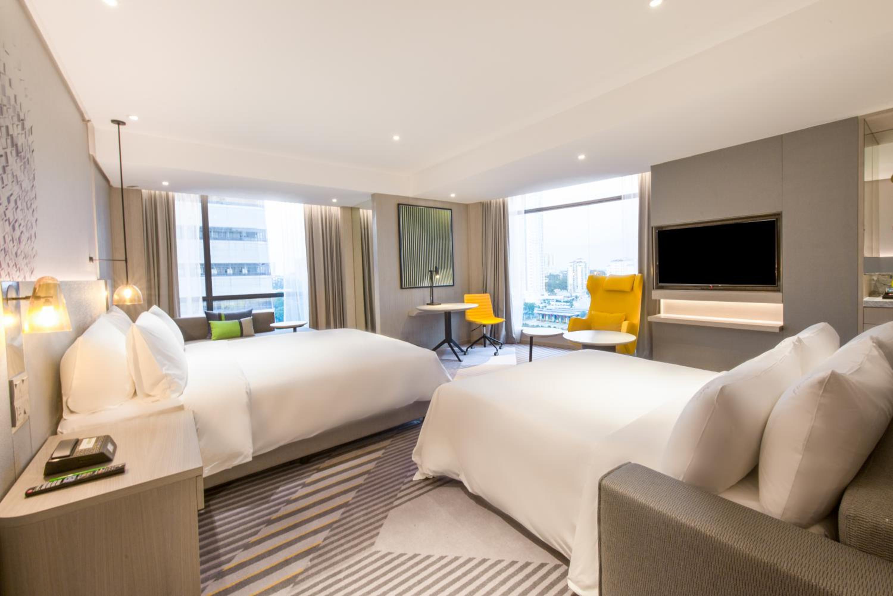 King Suite with Sofa Bed and Sea View