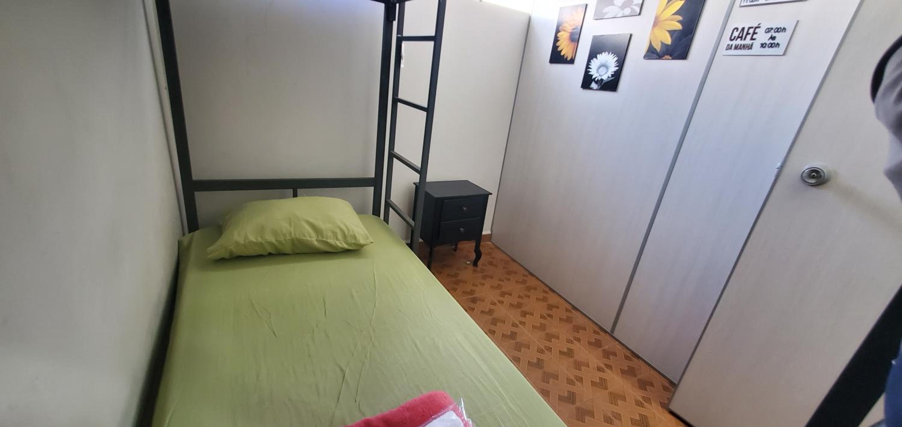 Single Room with Shared Bathroom photo 1
