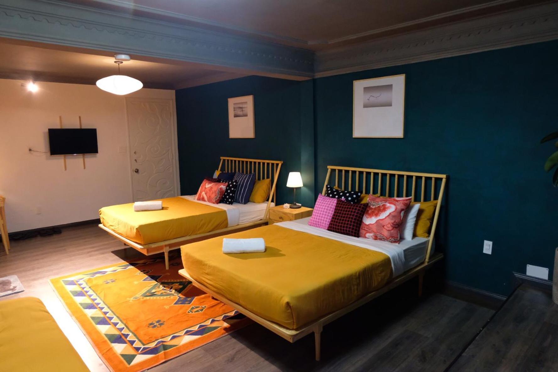 Deluxe Quadruple Room - Photo 23