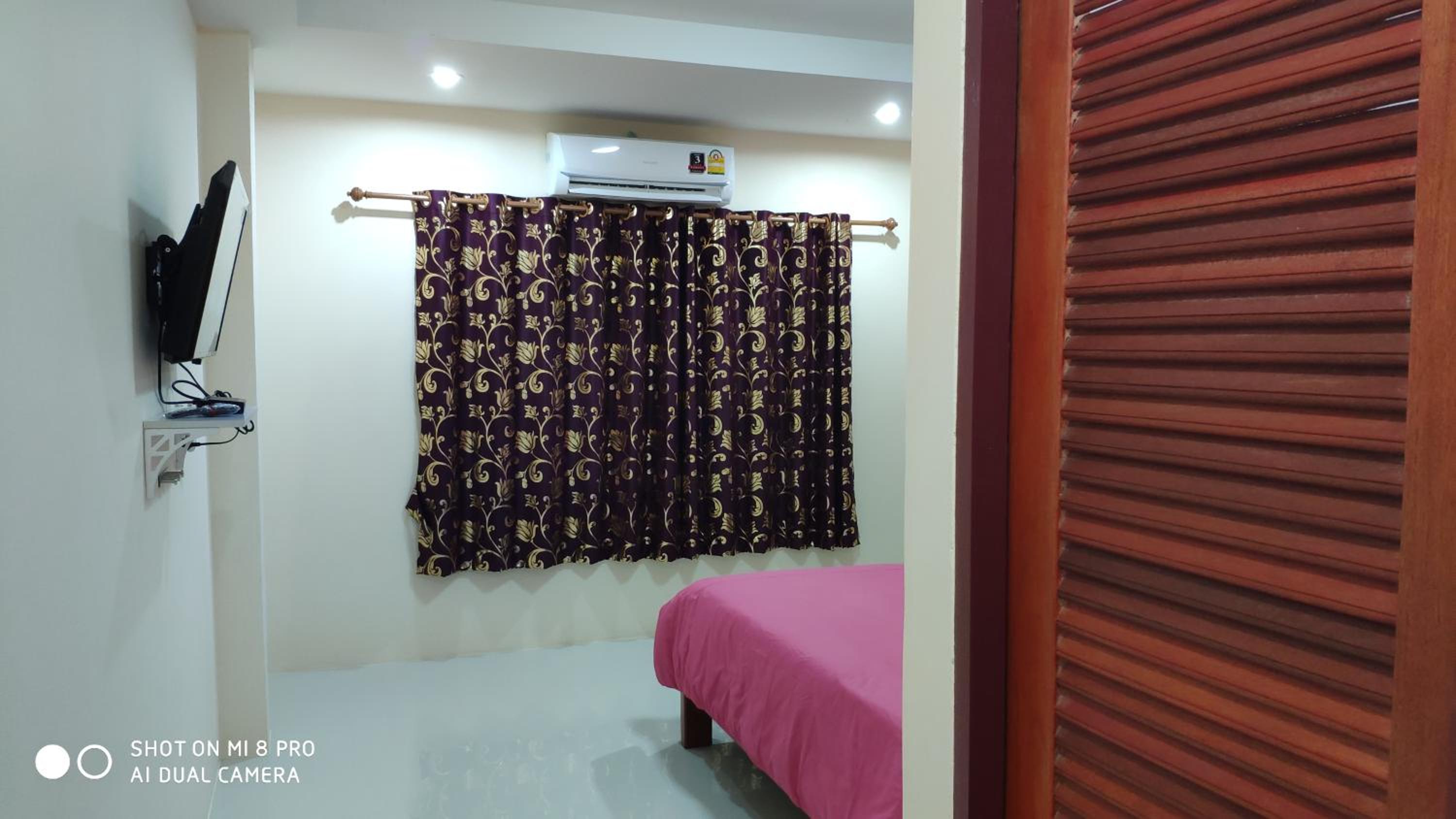Double Room with Private Bathroom - Photo 1