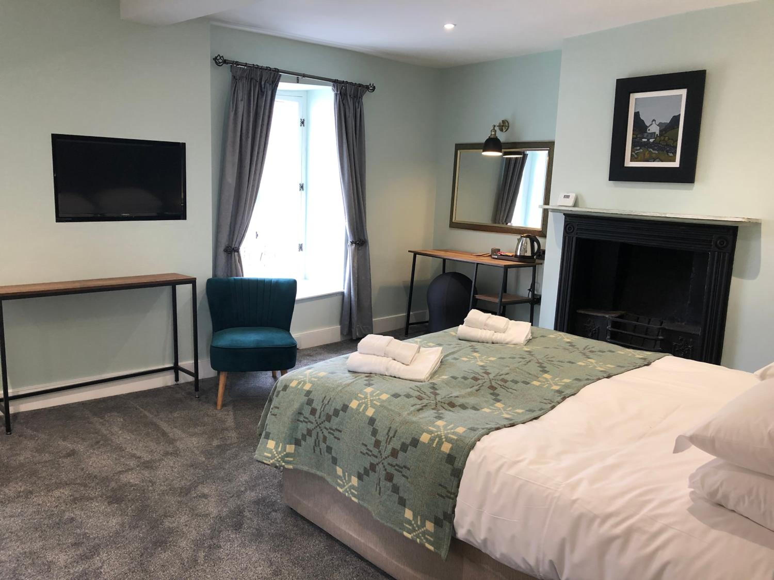 Large Double or Twin Room photo 2