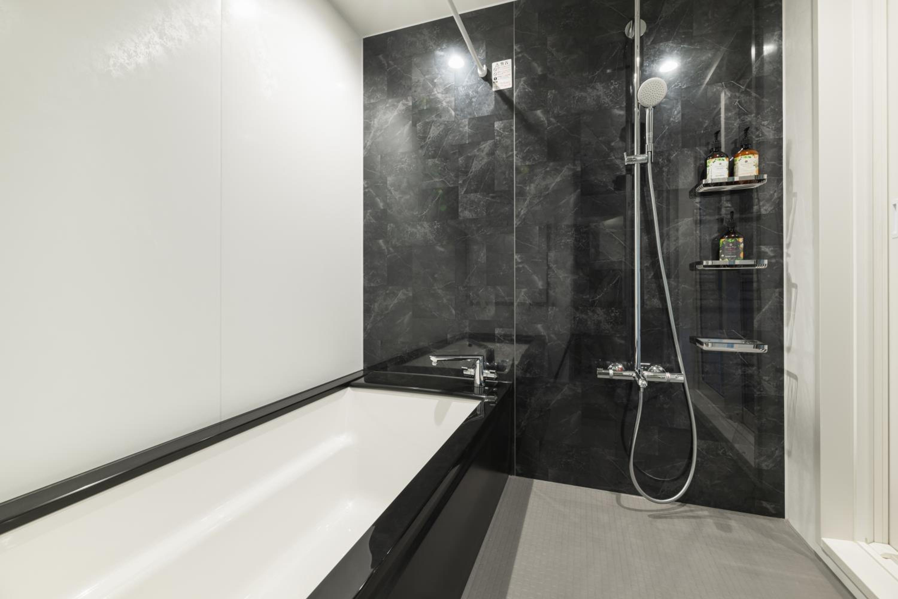 Deluxe Triple Room - Photo 13