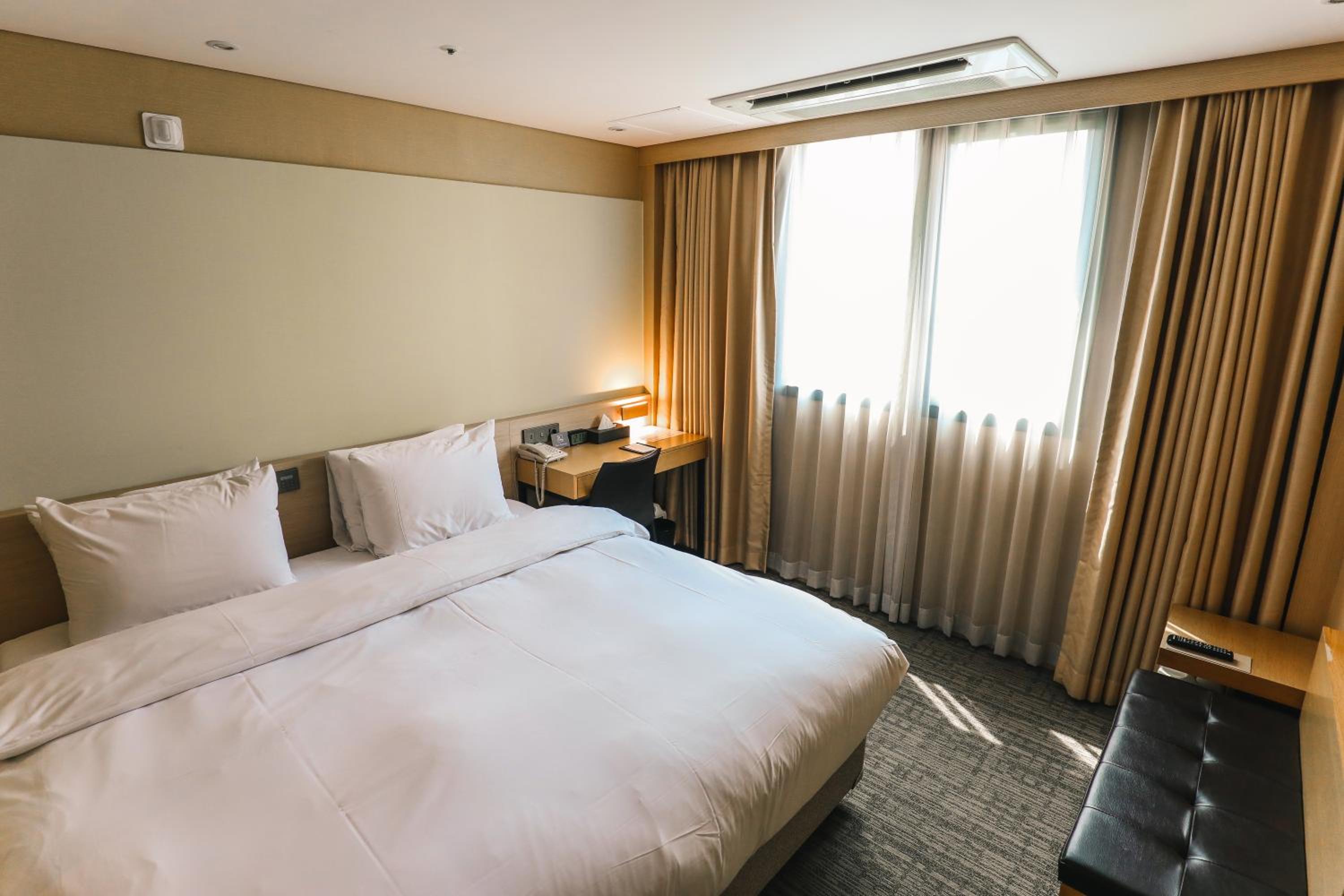 Deluxe Double Room photo 3
