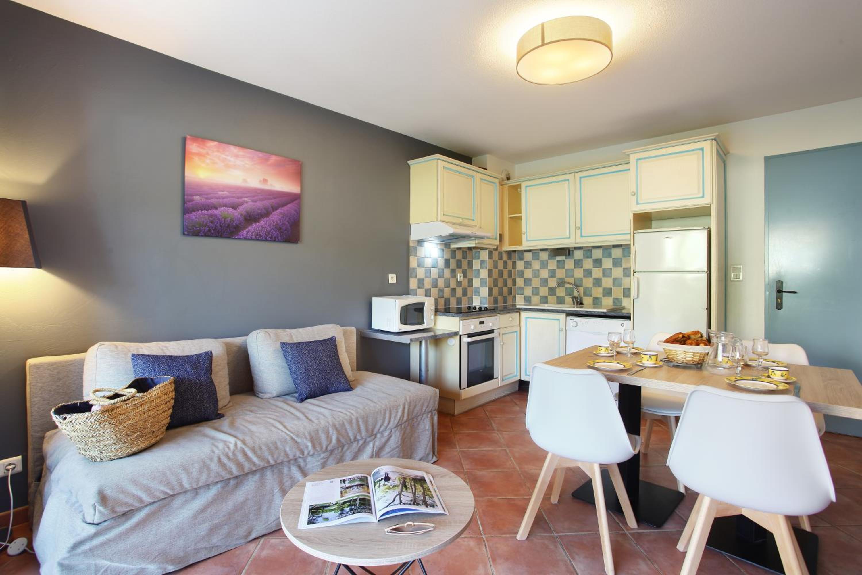 Apartment (4 Adults) photo 3