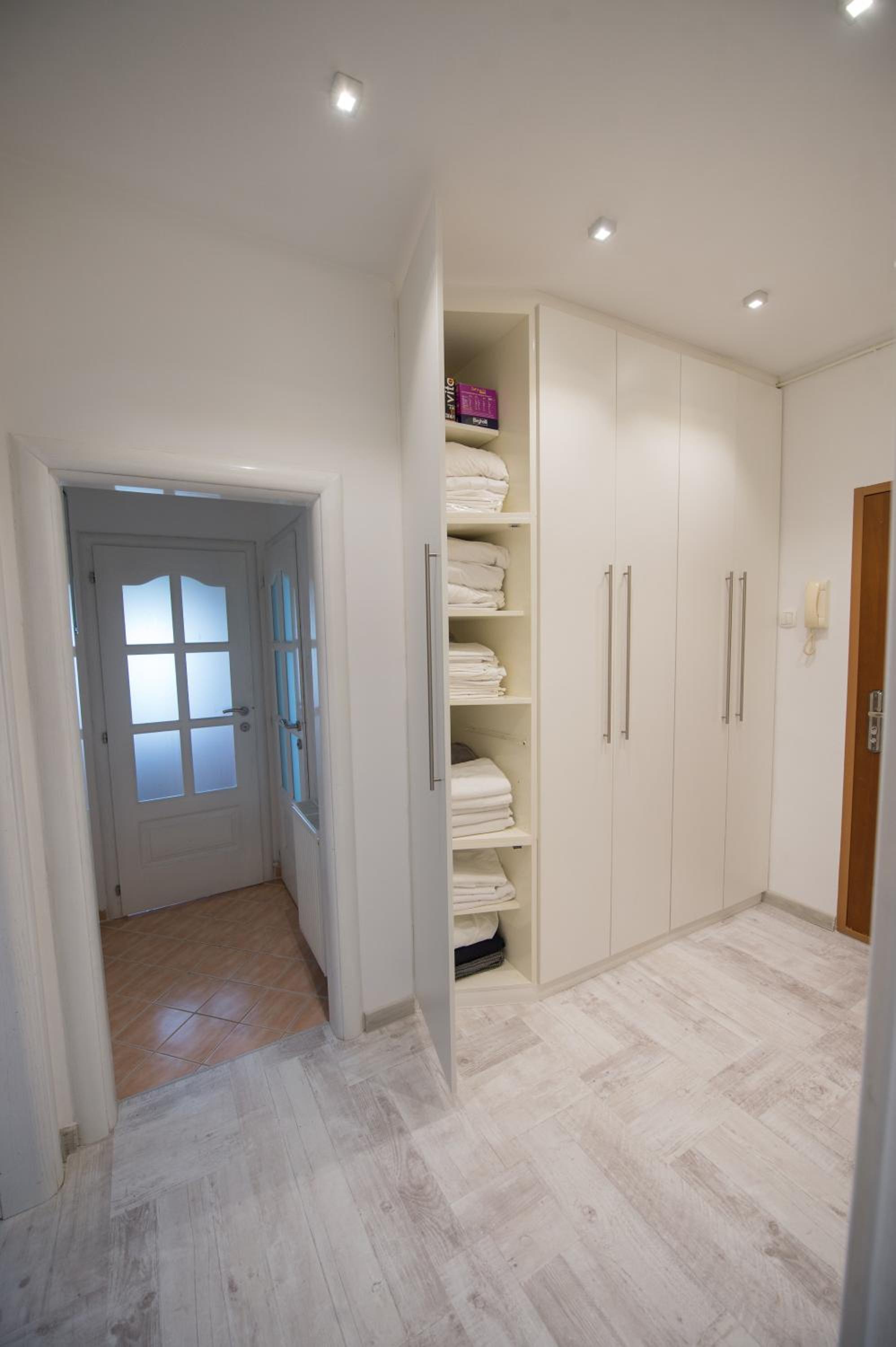 One-Bedroom Apartment - Photo 33