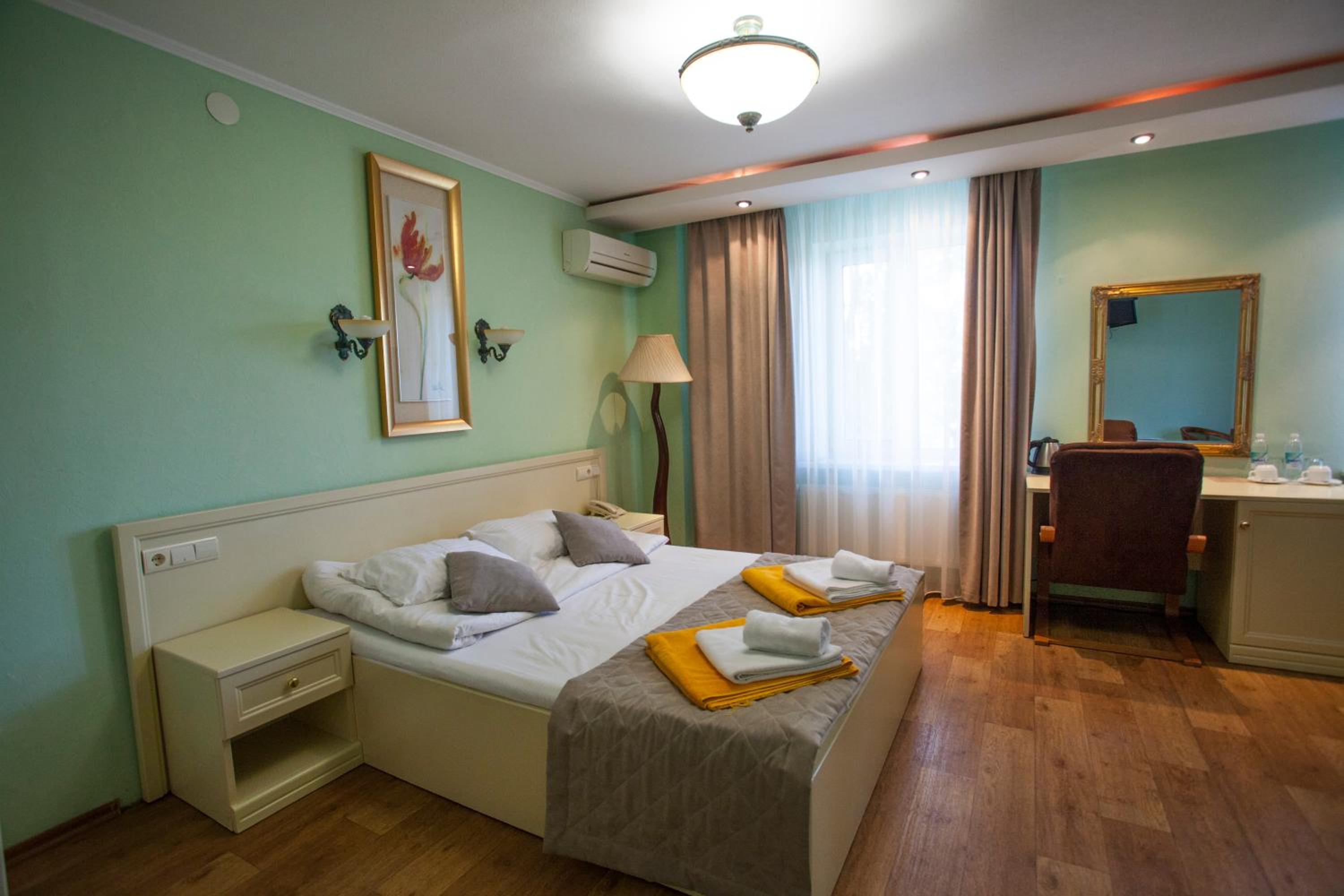 One-Bedroom Suite photo 1