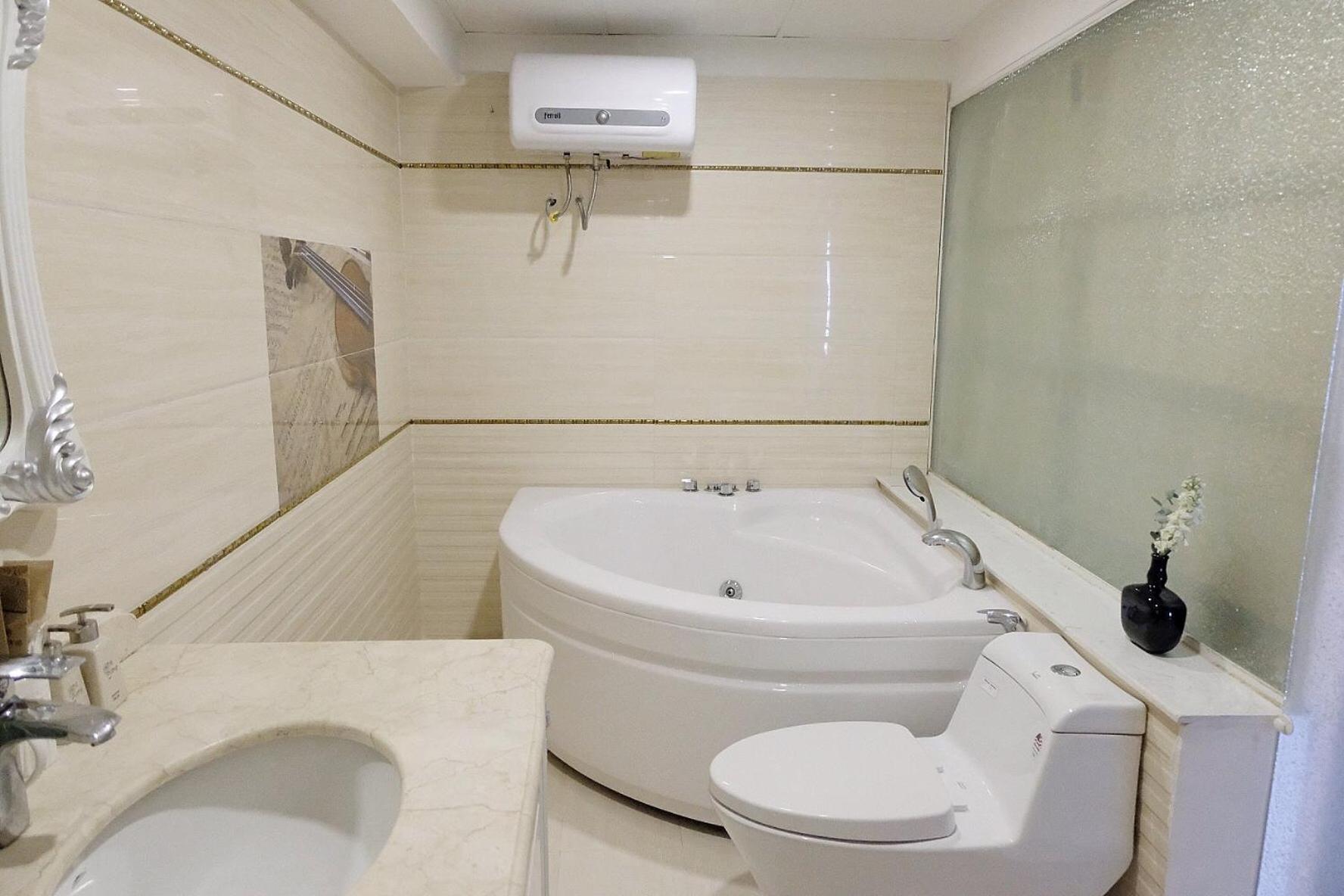Deluxe Quadruple Room - Photo 21
