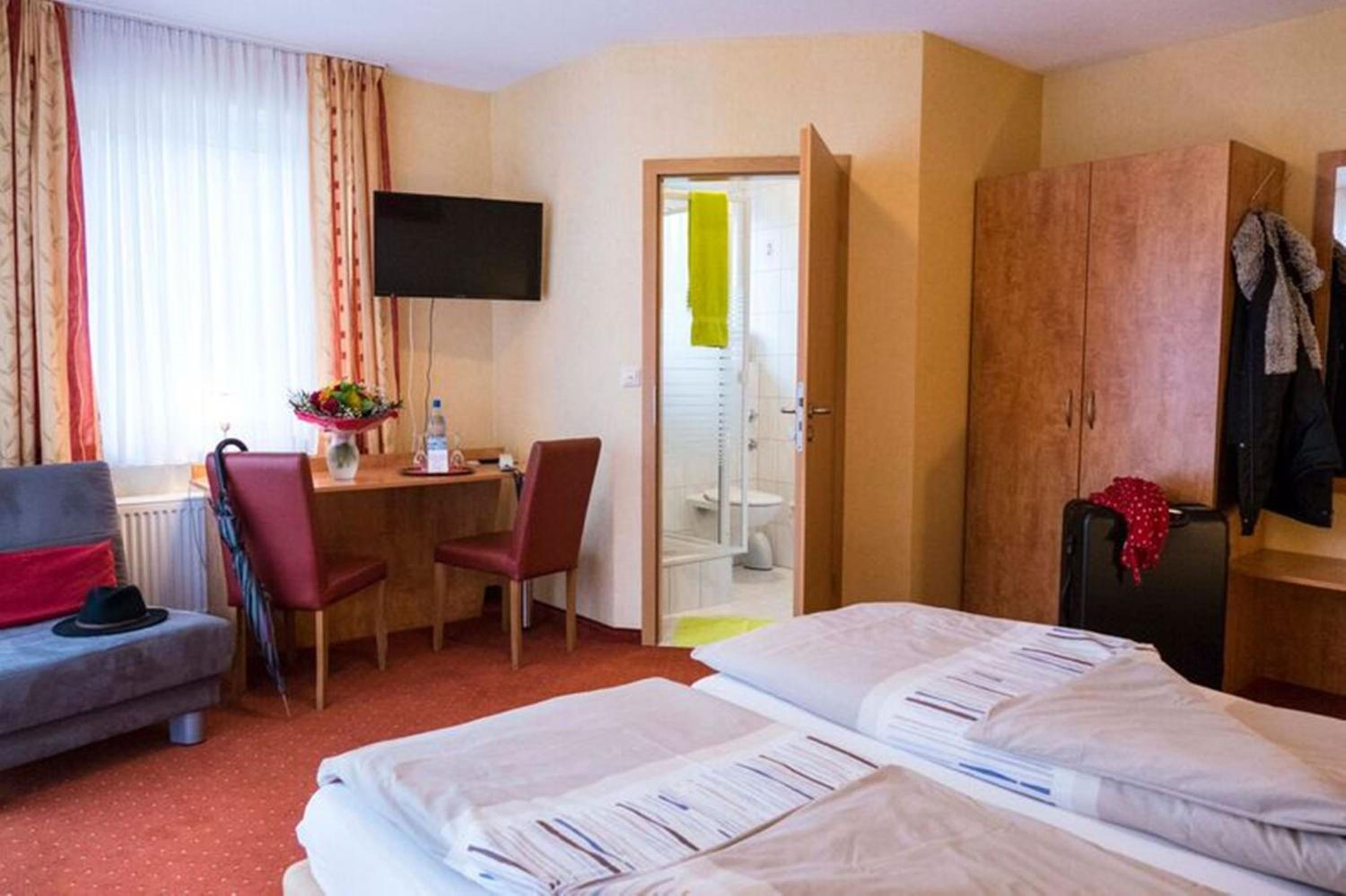 Double Room - Photo 2