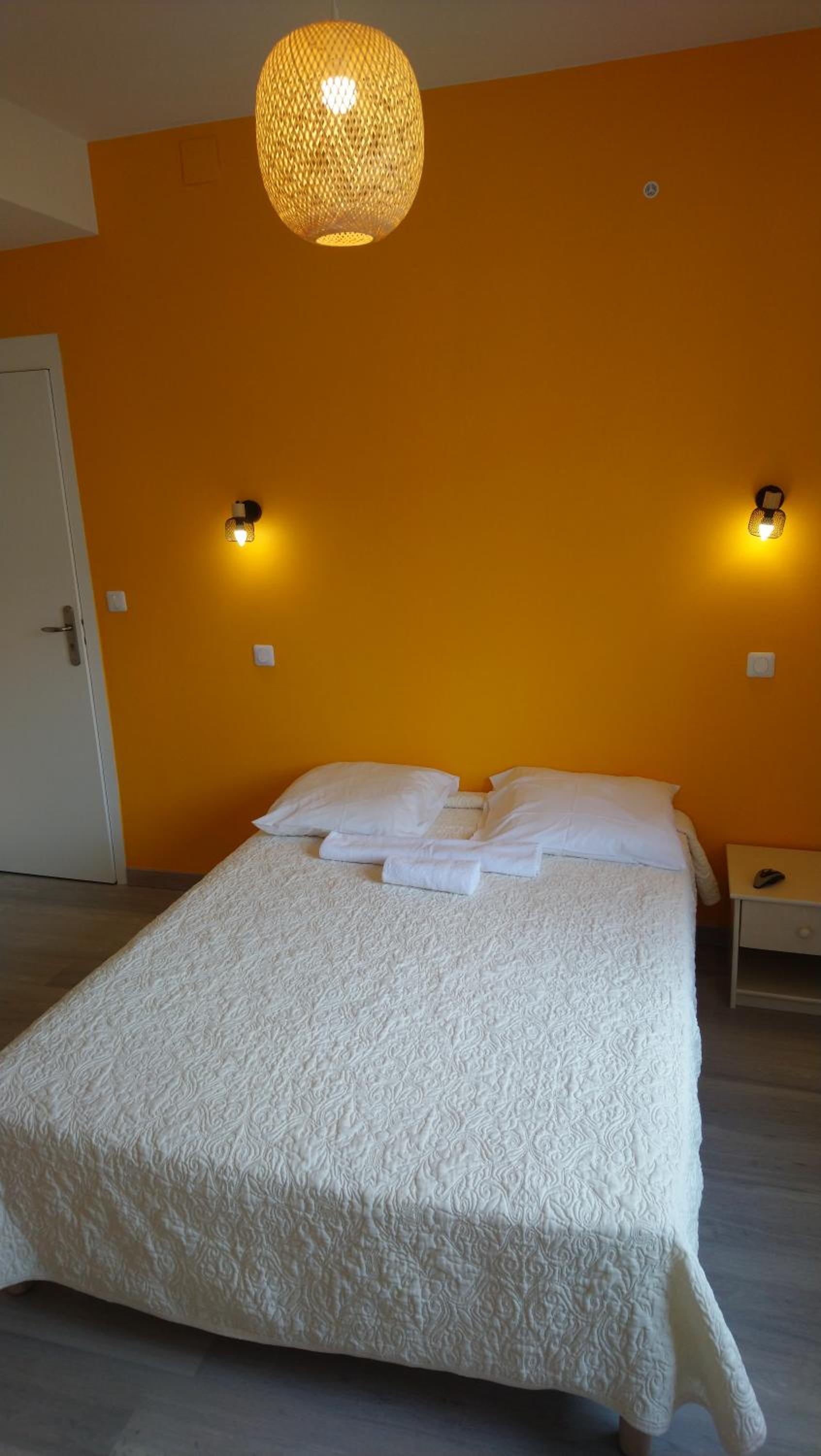 Double Room with Garden View - Photo 2