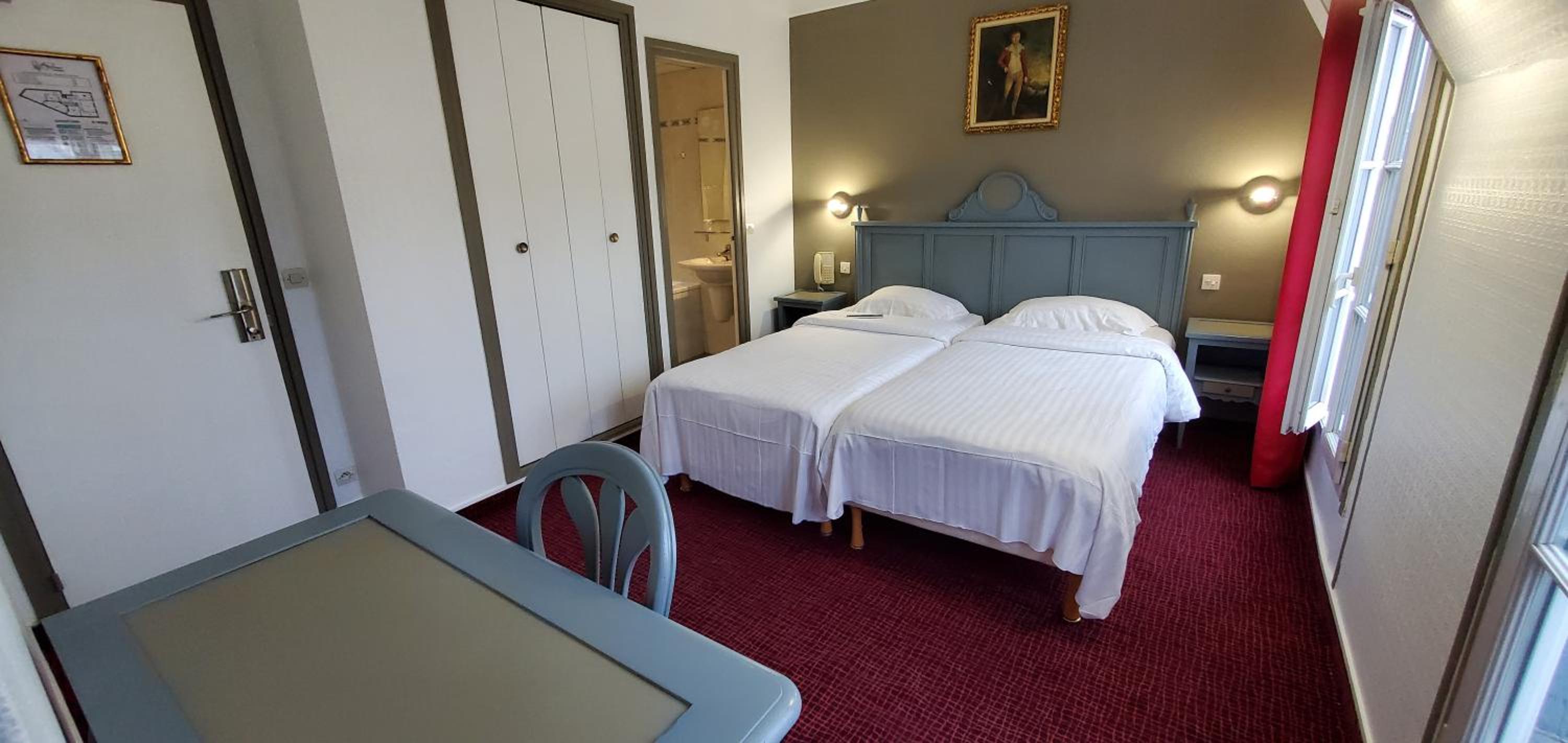 Double or Twin Room photo 3