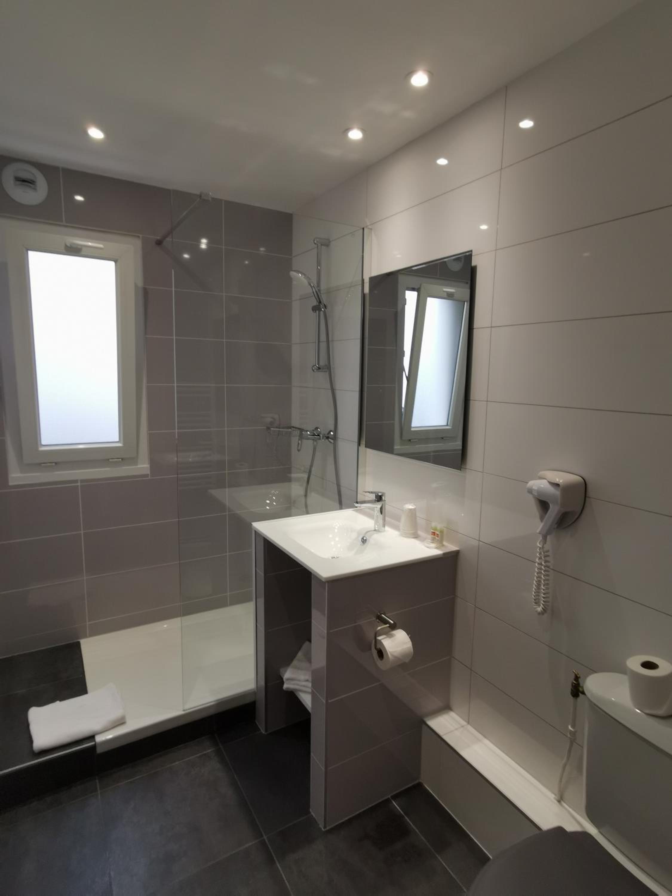 Double Room - Photo 3
