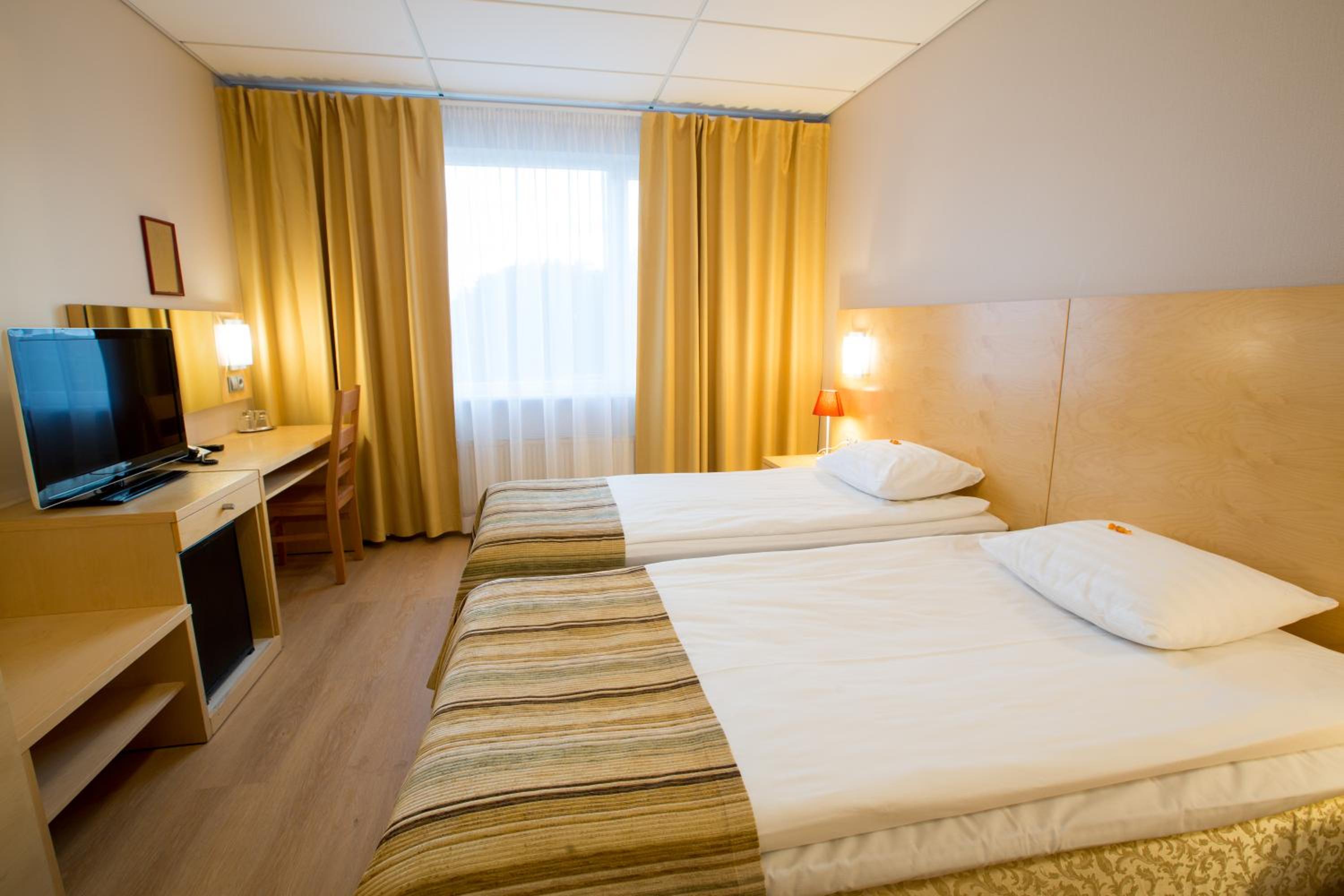 Double or Twin Room with Spa Access - Photo 9