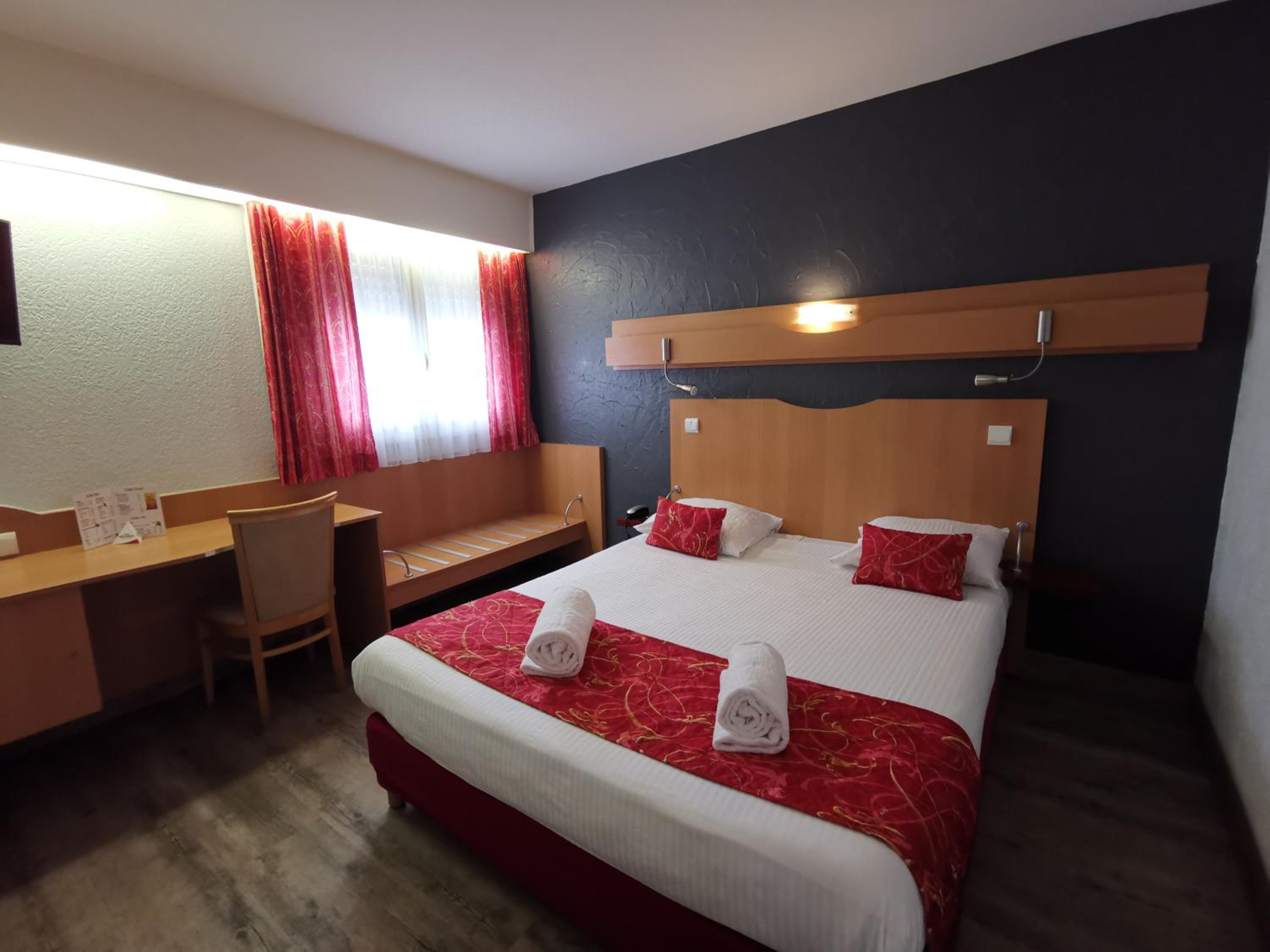 Double Room - Photo 4
