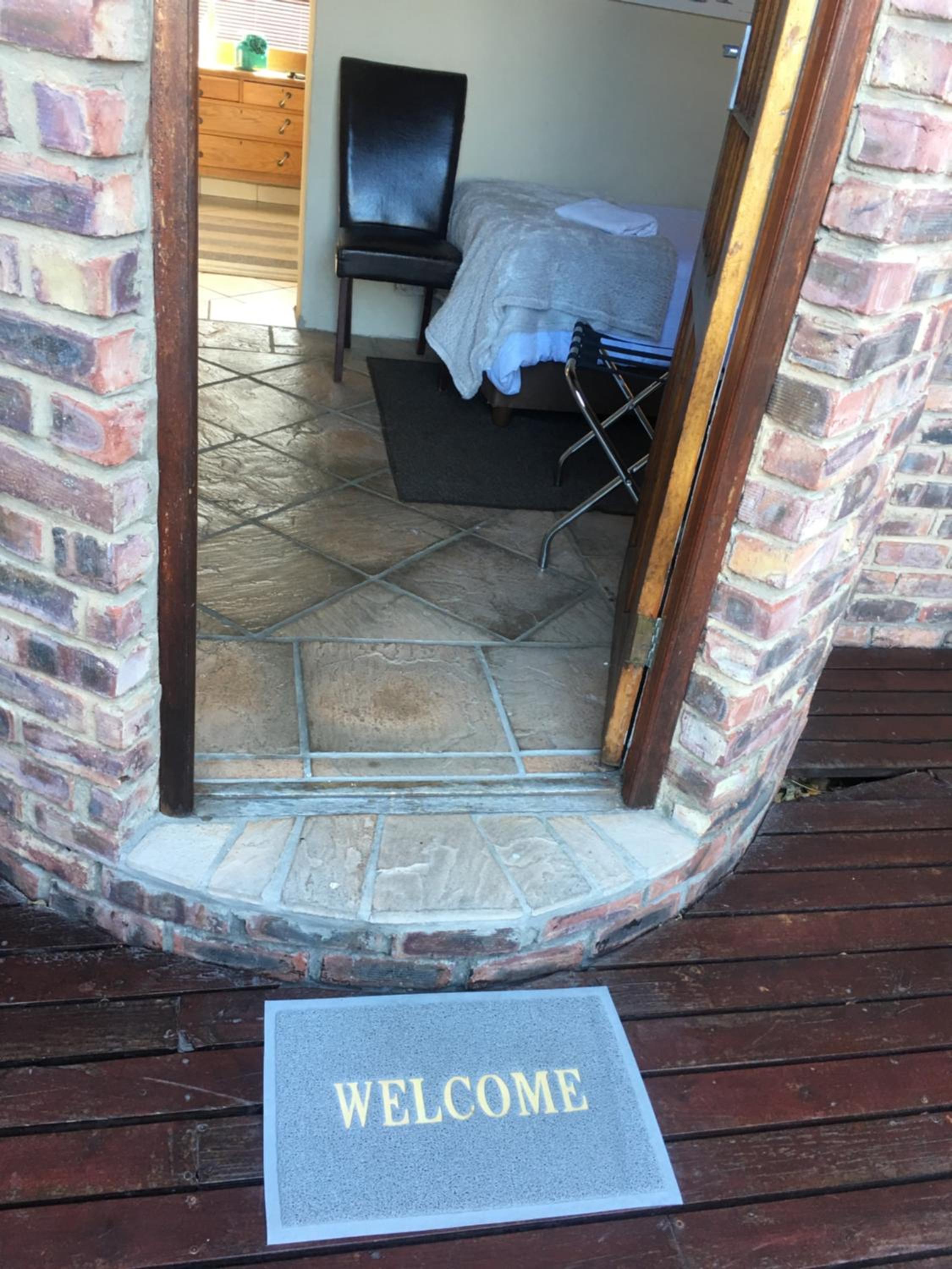 Deluxe King Suite - Photo 2