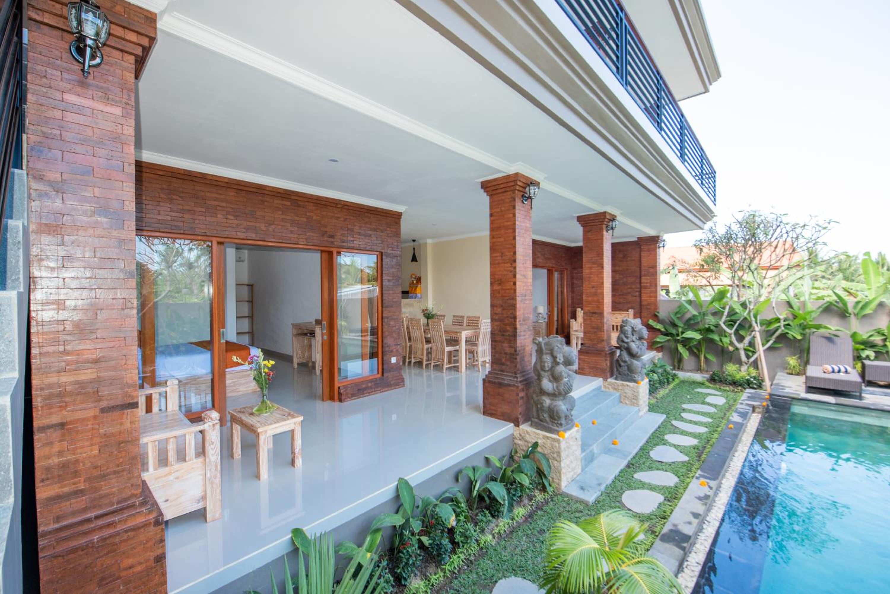 Villa with Private Pool - Photo 32