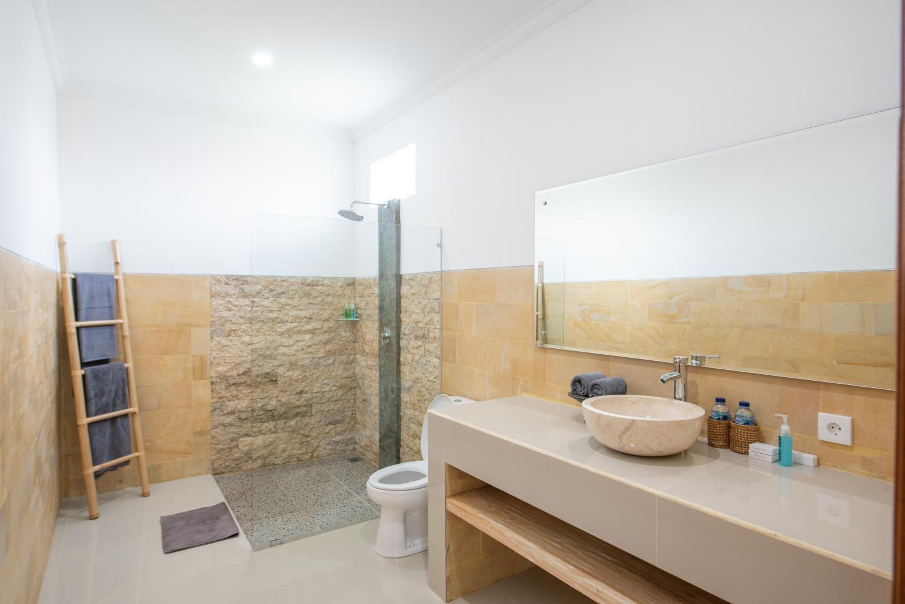 Villa with Private Pool - Photo 41