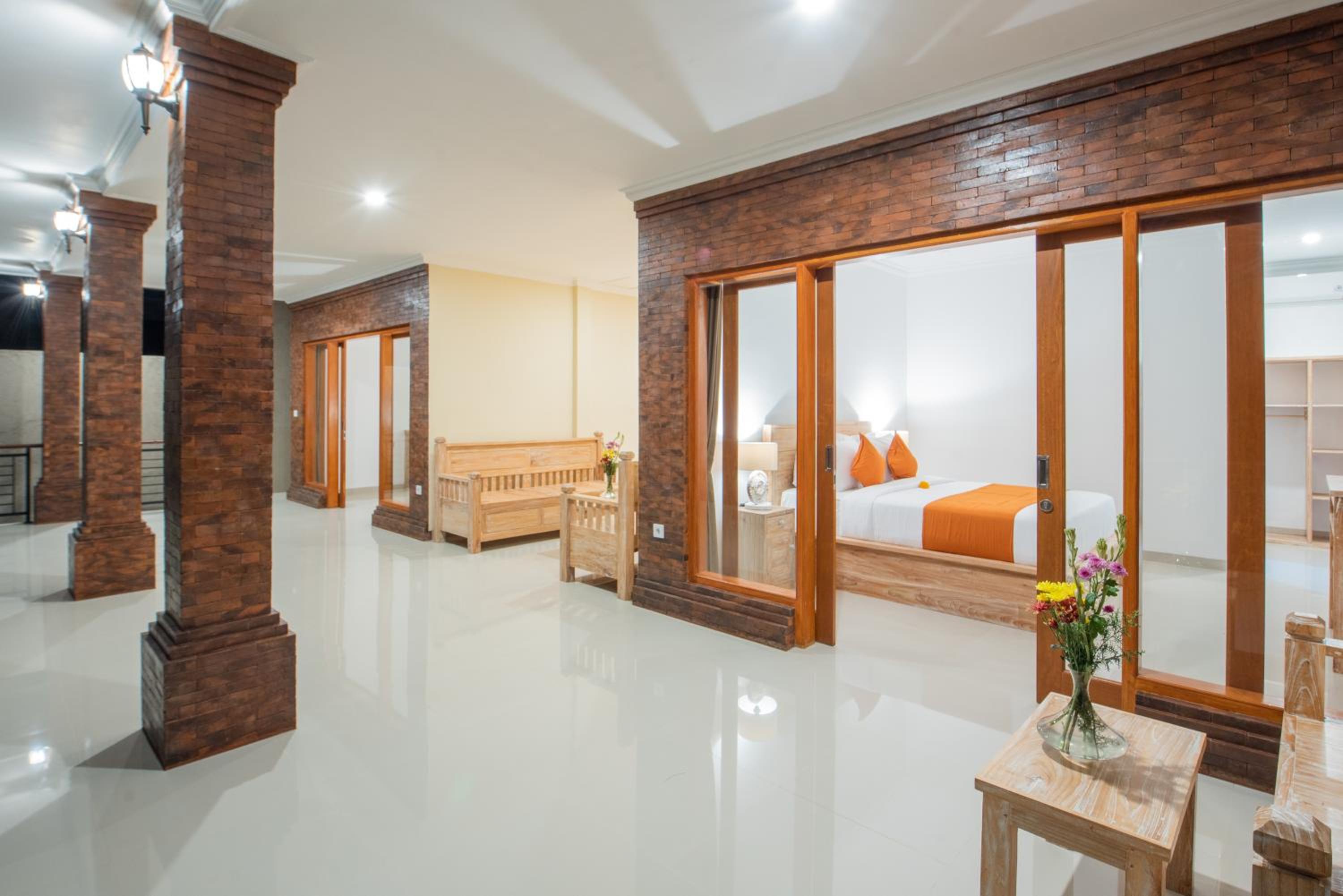 Villa with Private Pool - Photo 34