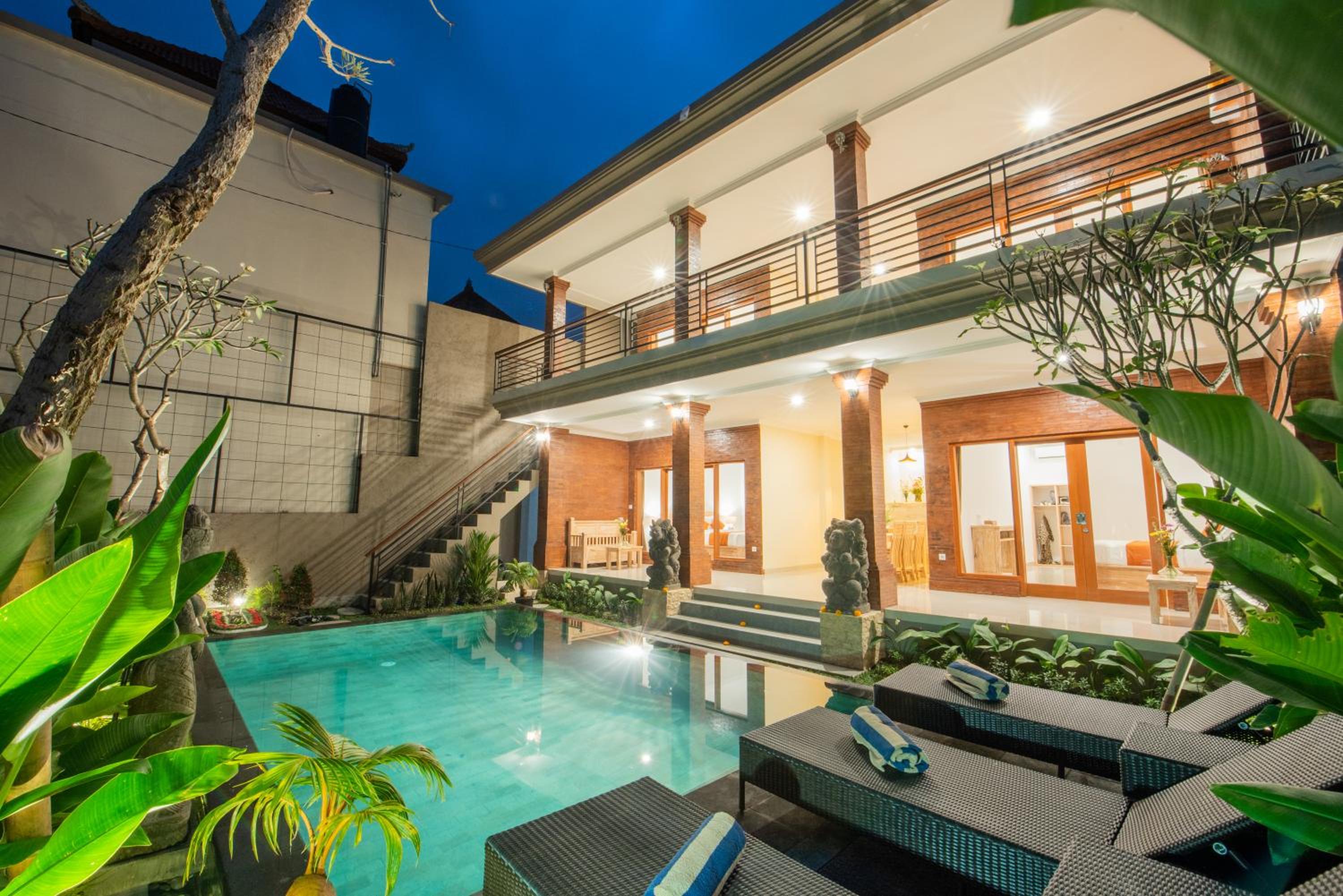 Villa with Private Pool - Photo 40