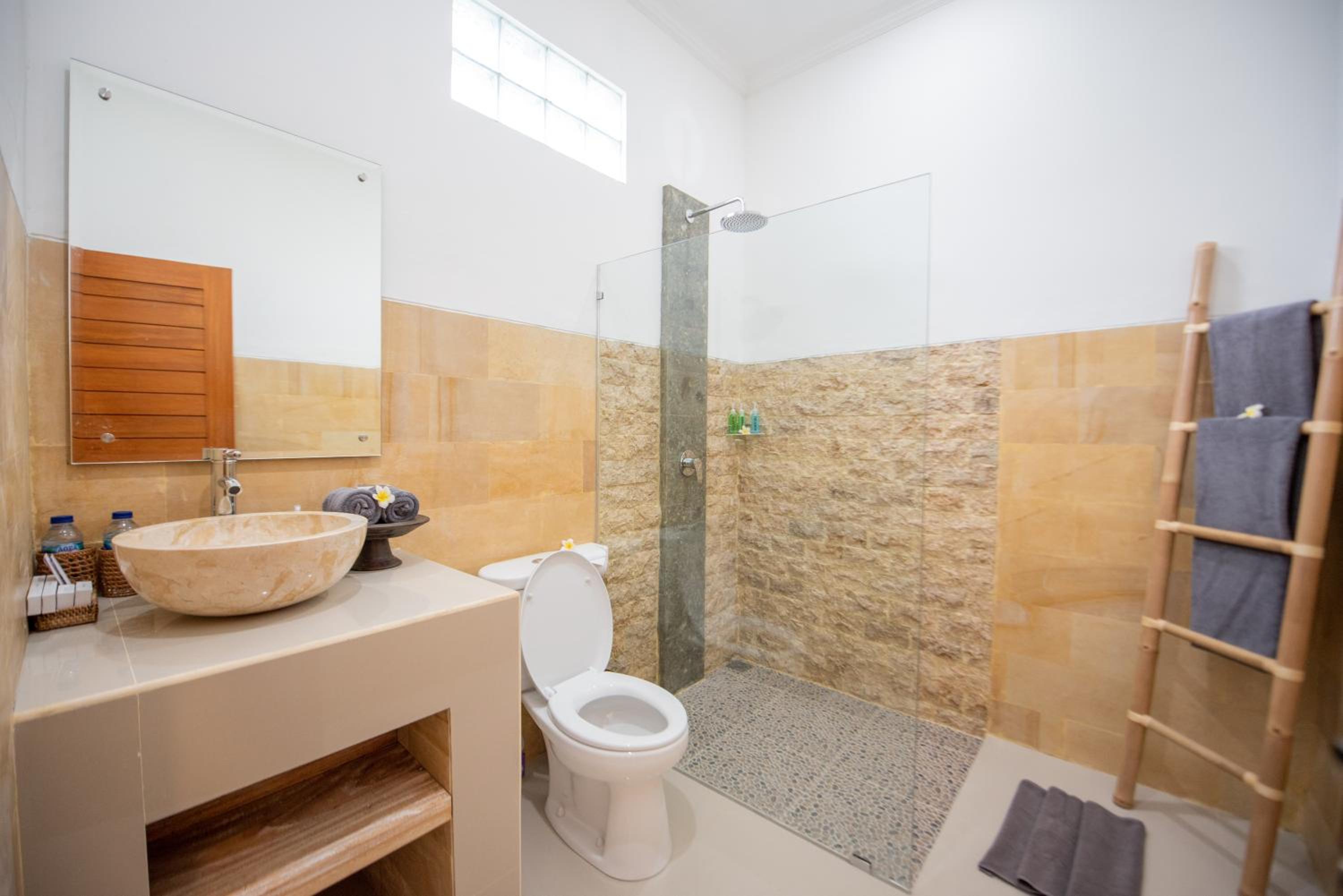 Villa with Private Pool - Photo 38
