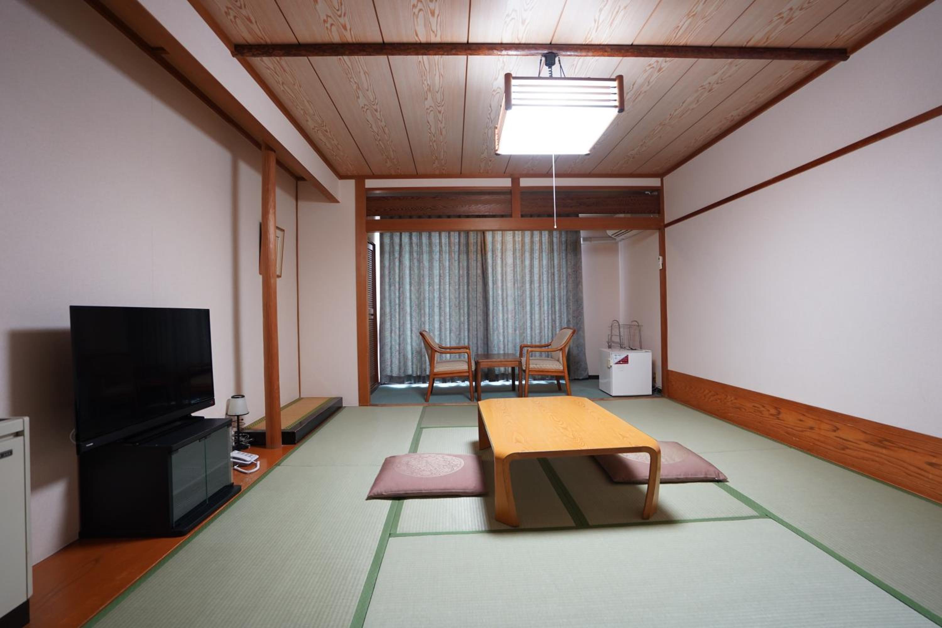 Room Selected At Check-In With Shared Bathroom - Non-Smoking