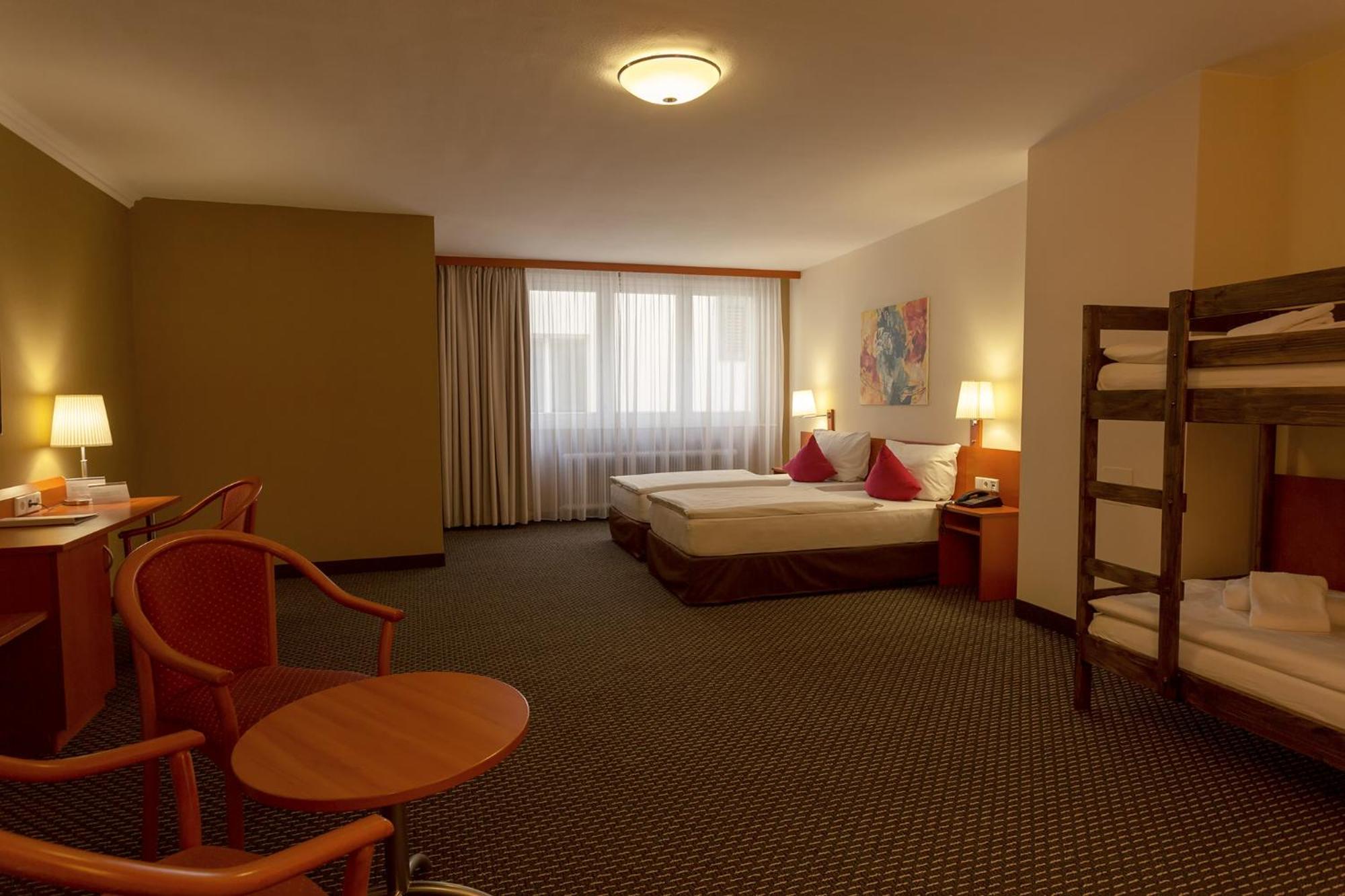 Quadruple Room - Photo 1