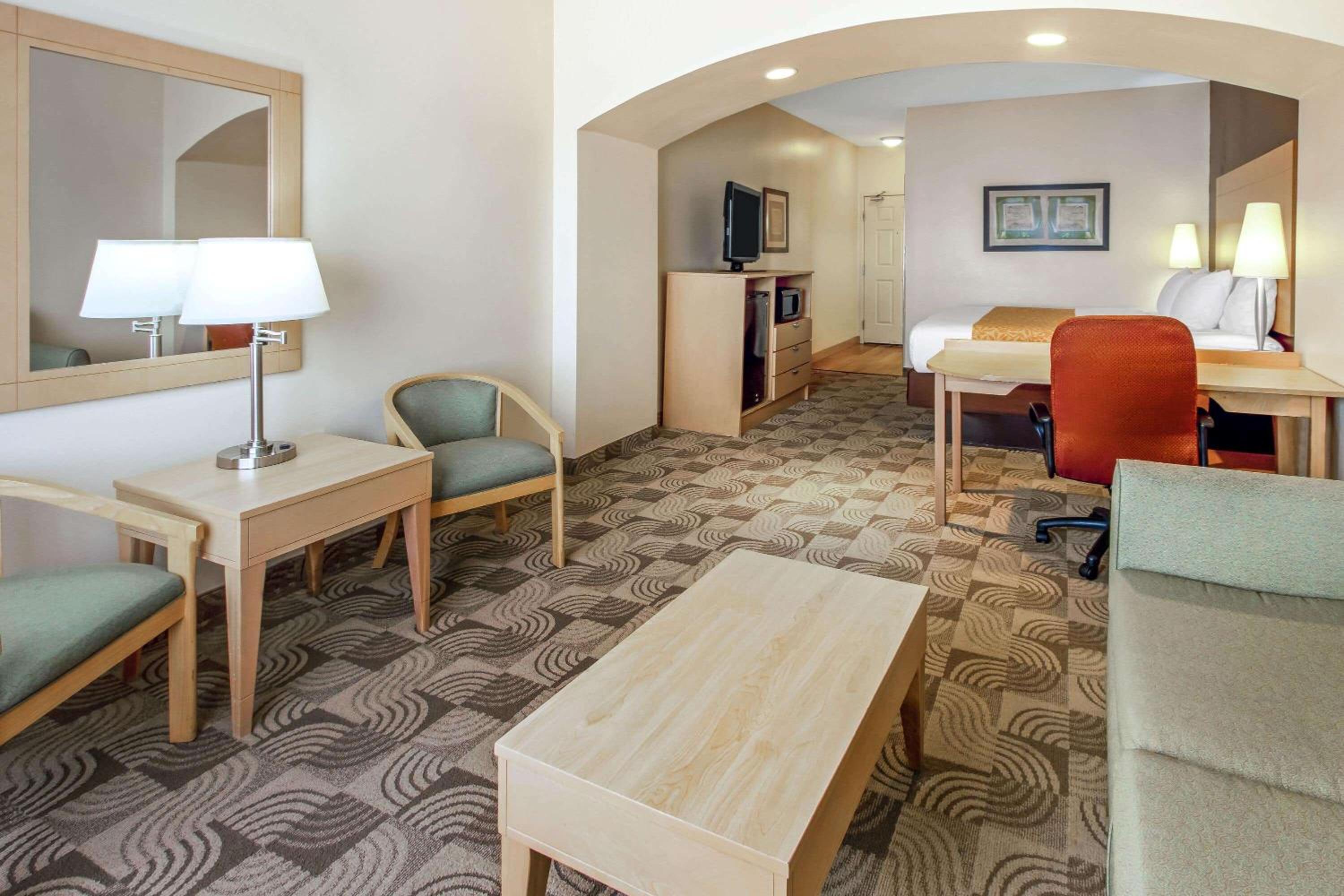 Executive King Room - Photo 2