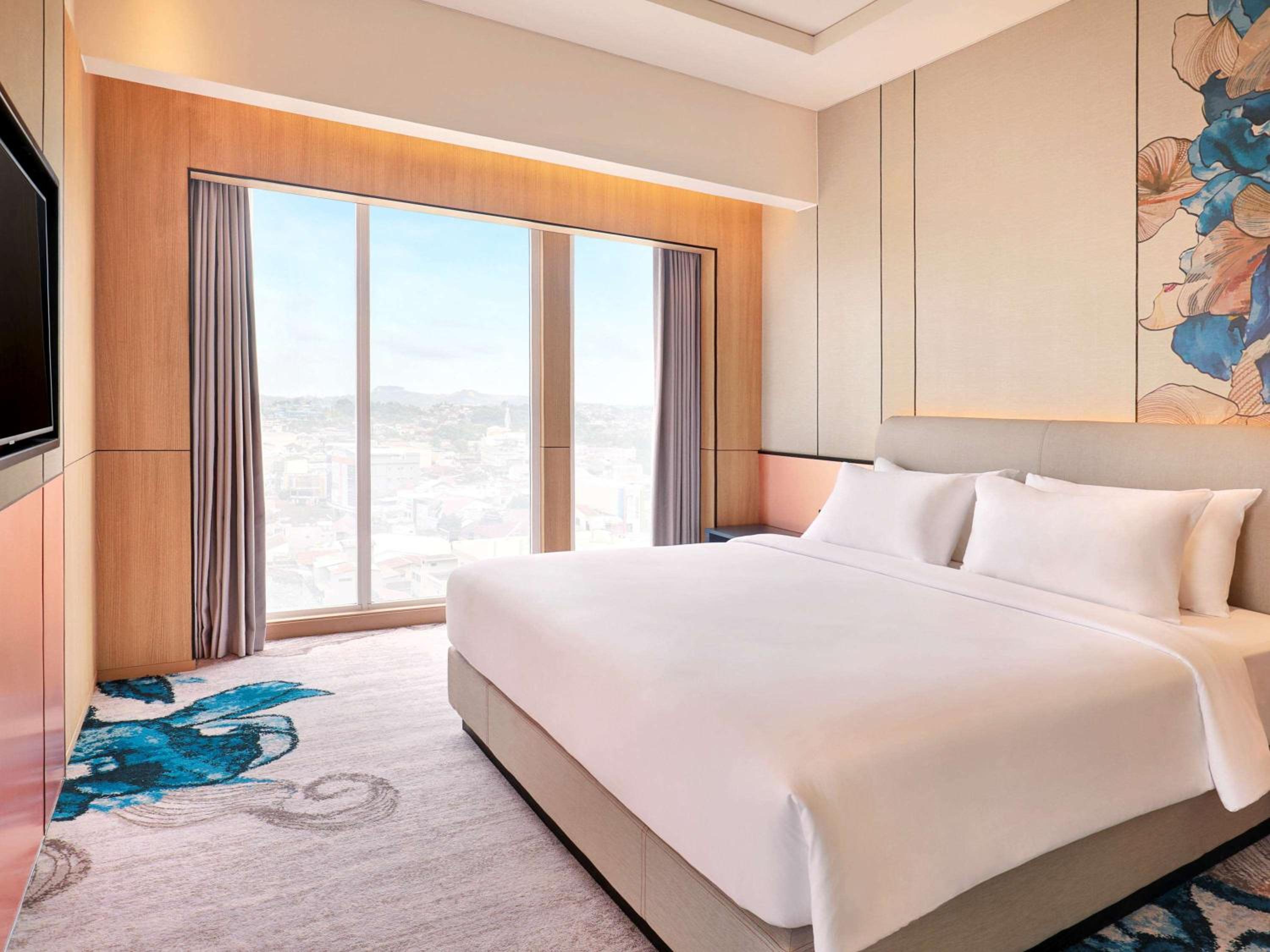 Deluxe Suite - Photo 1