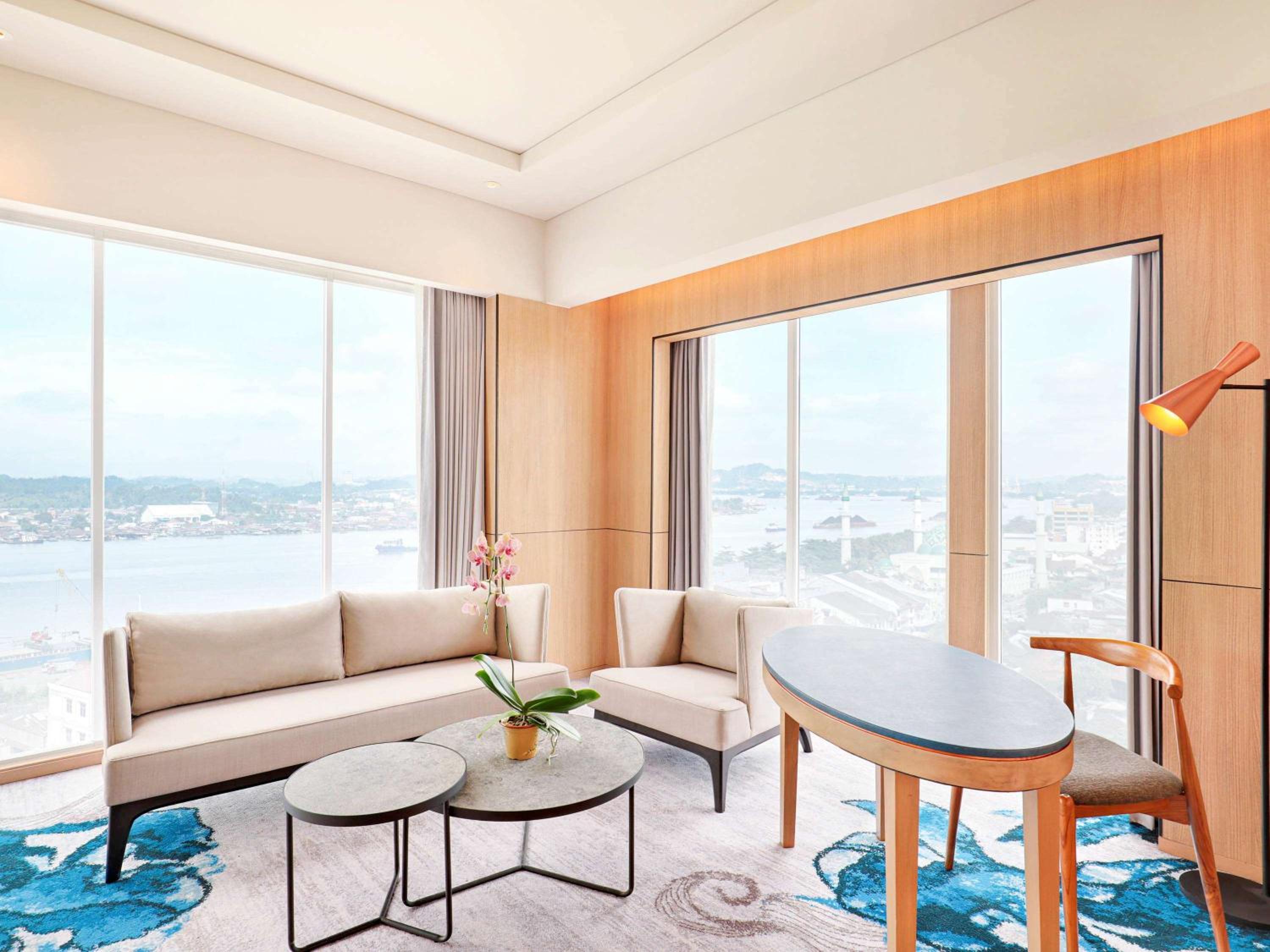 Deluxe King Suite with River View  - Photo 1