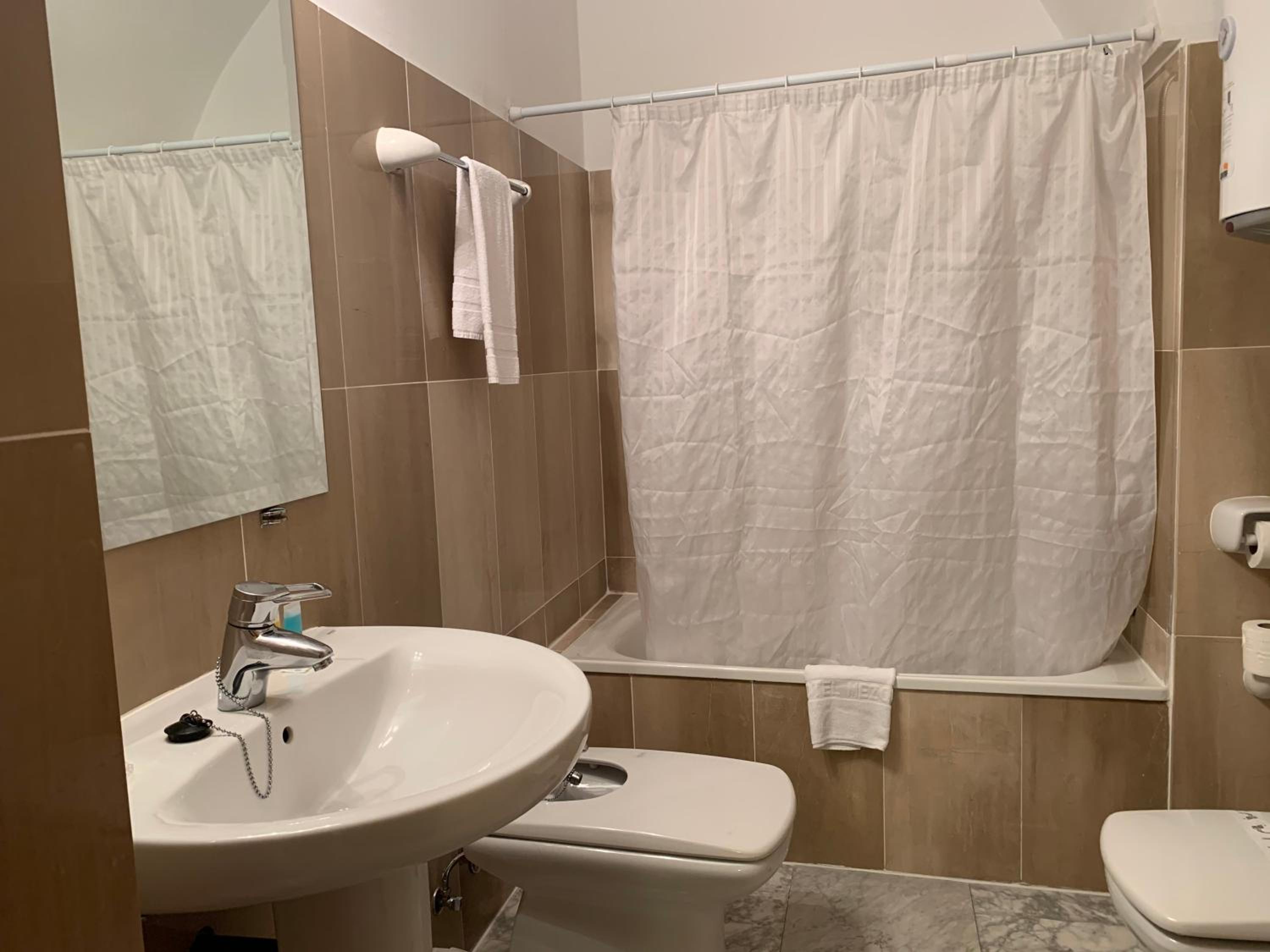 Single Room photo 2