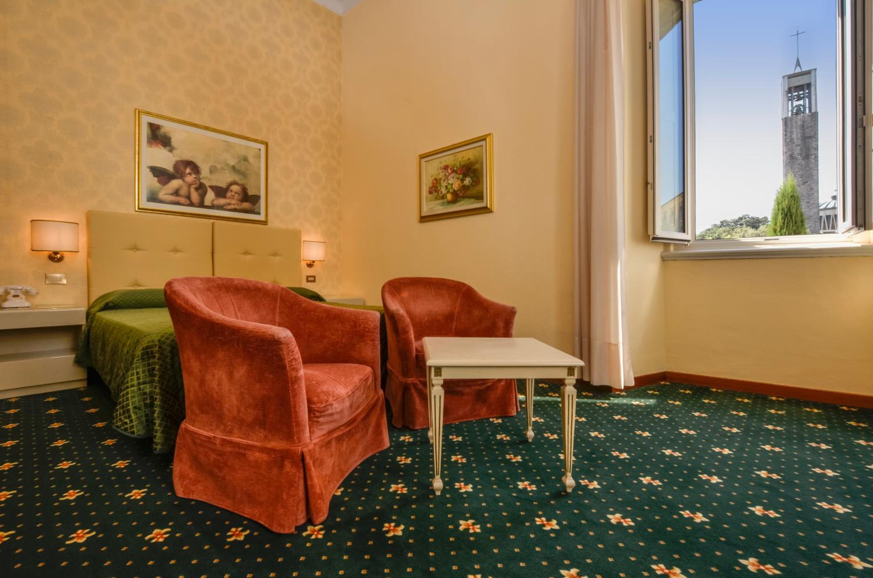 Triple Room - Photo 6