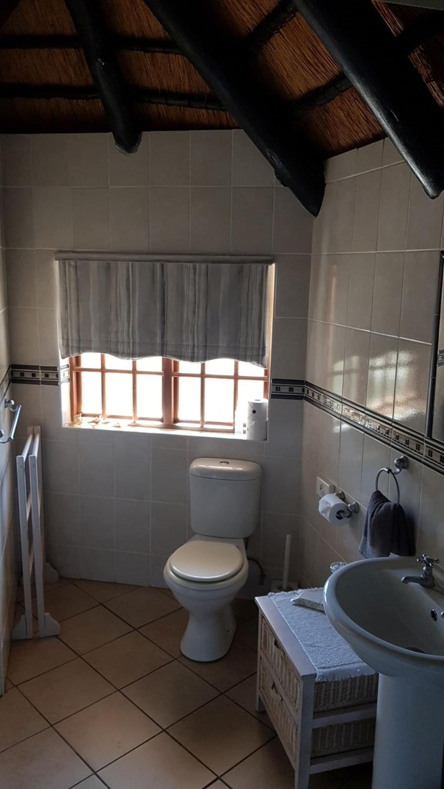 Standard Double Room - Photo 4