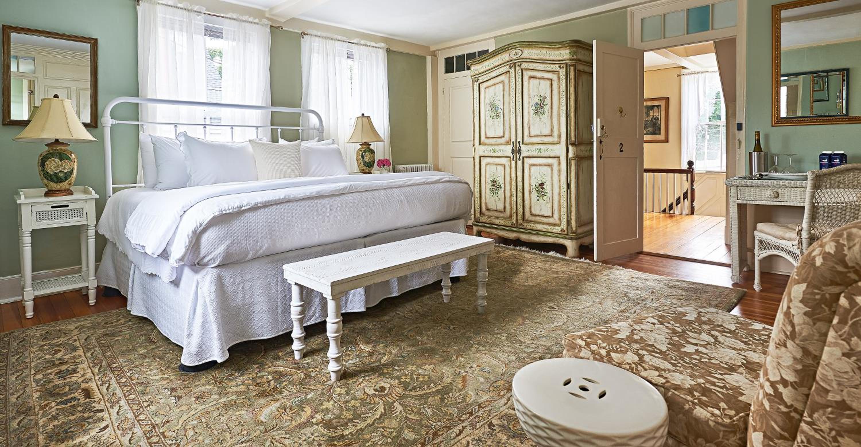Deluxe King Room
