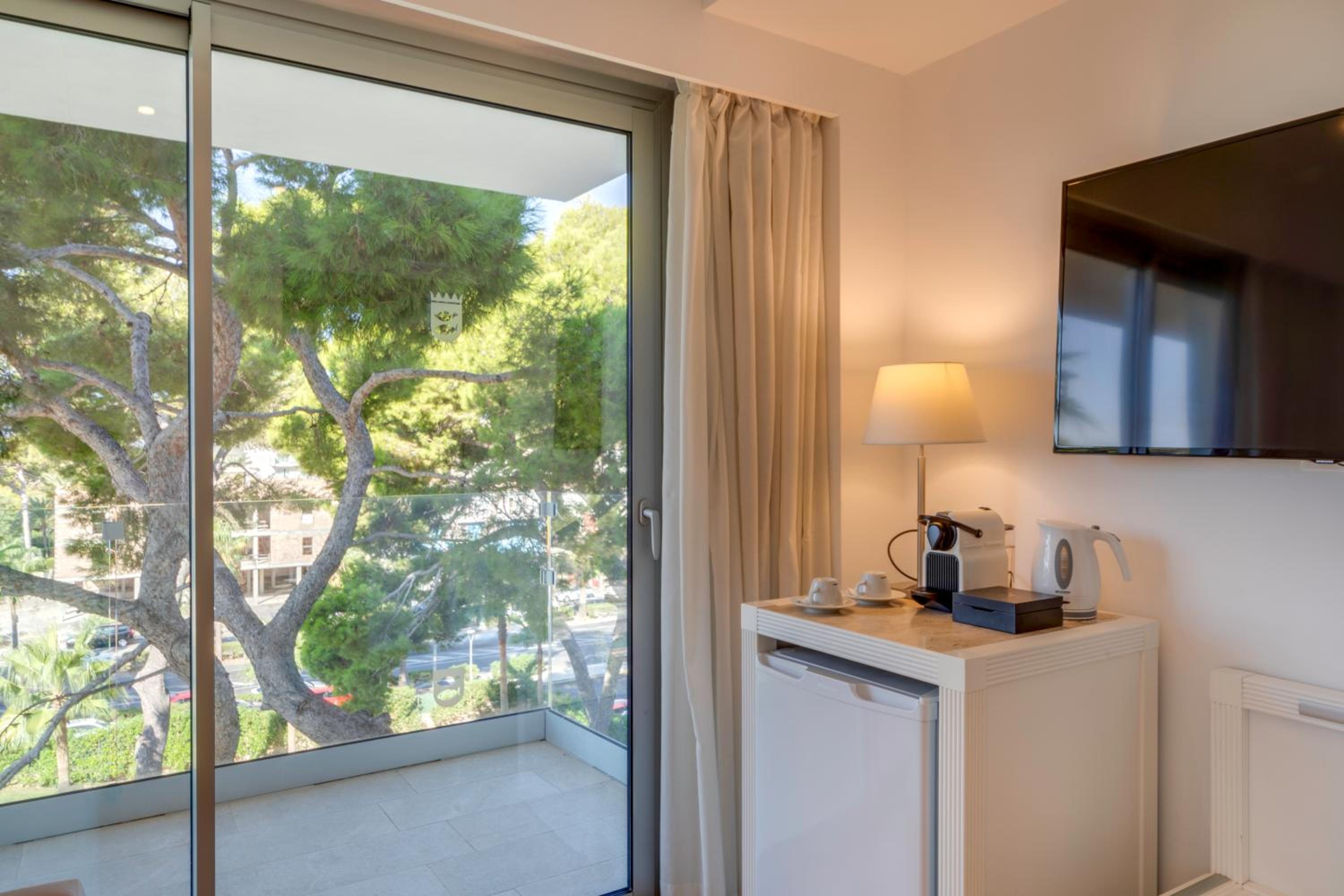 Suite Premium con Vista Parcial al Mar