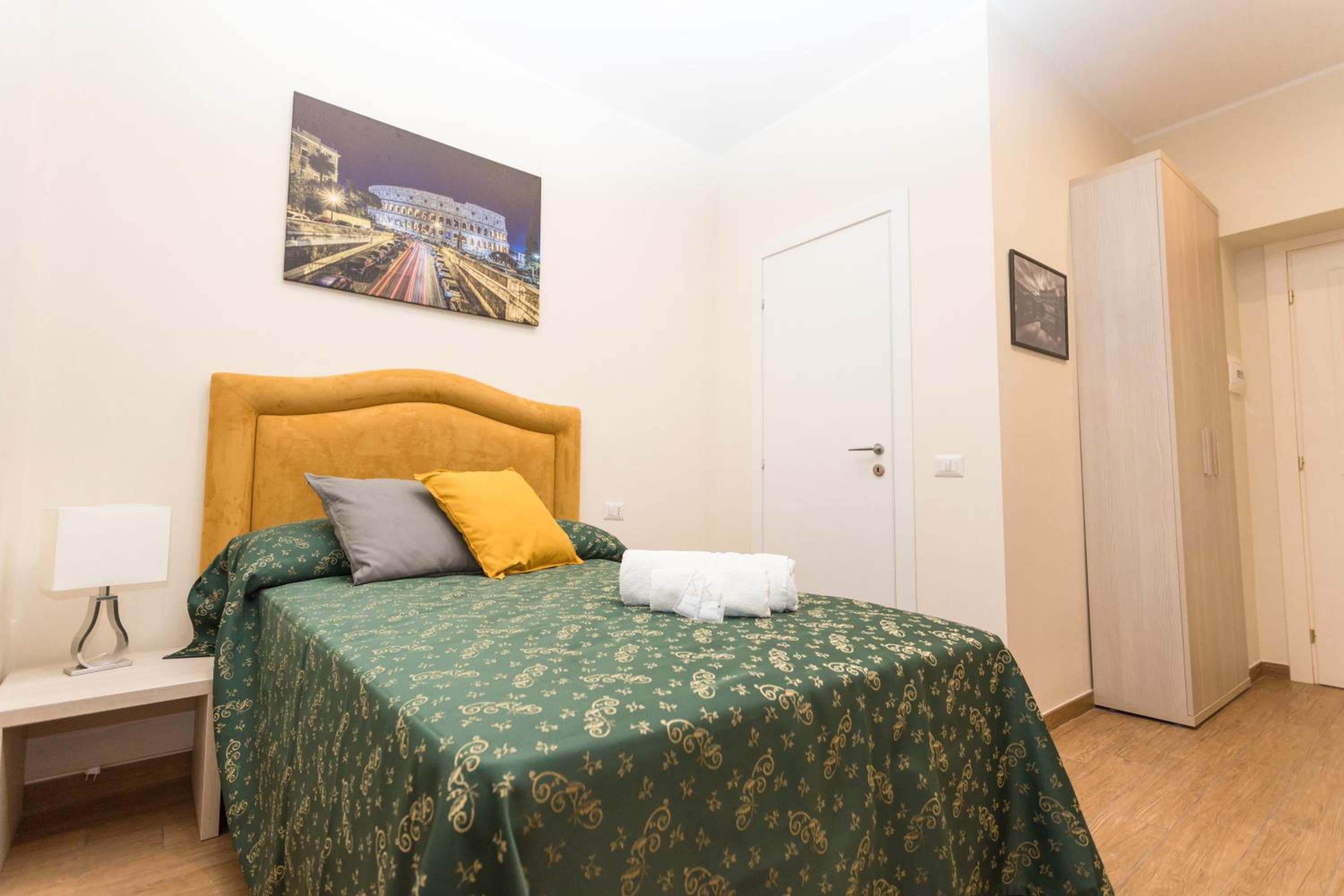 Single Room photo 2