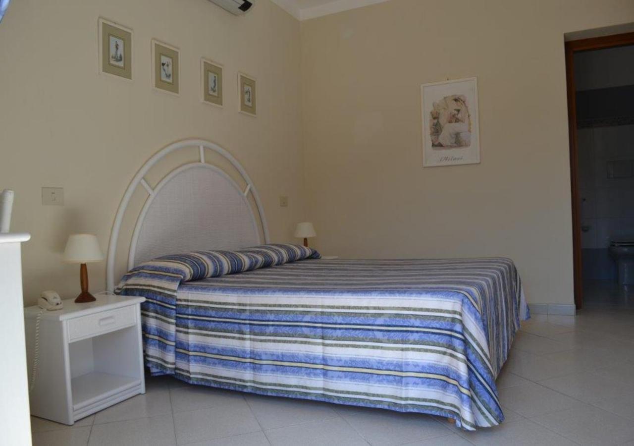 Deluxe Double or Twin Room with Sea View