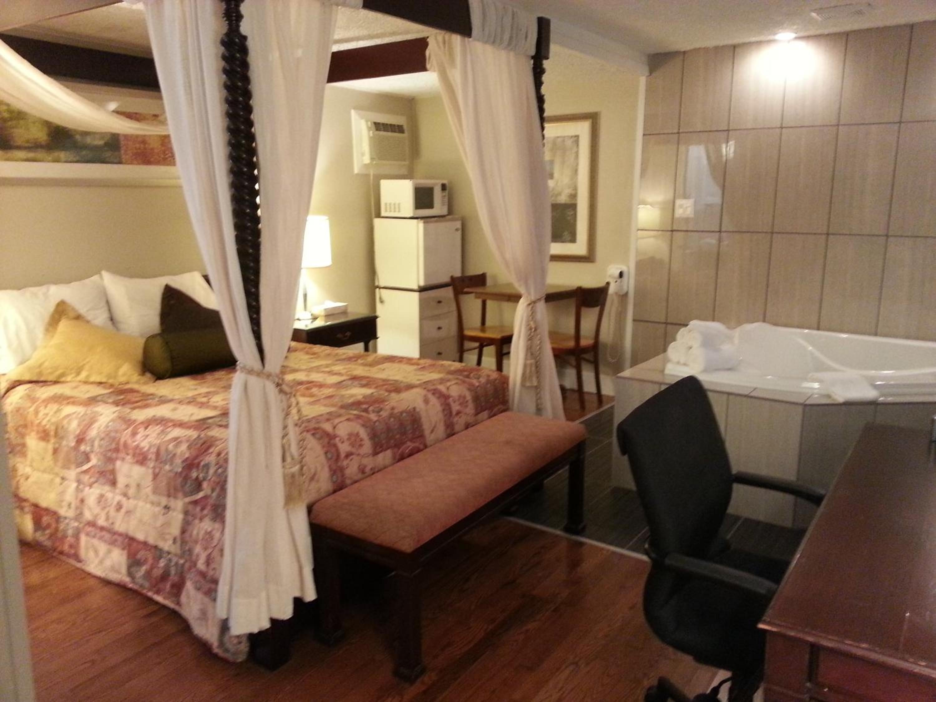 Deluxe Queen Room