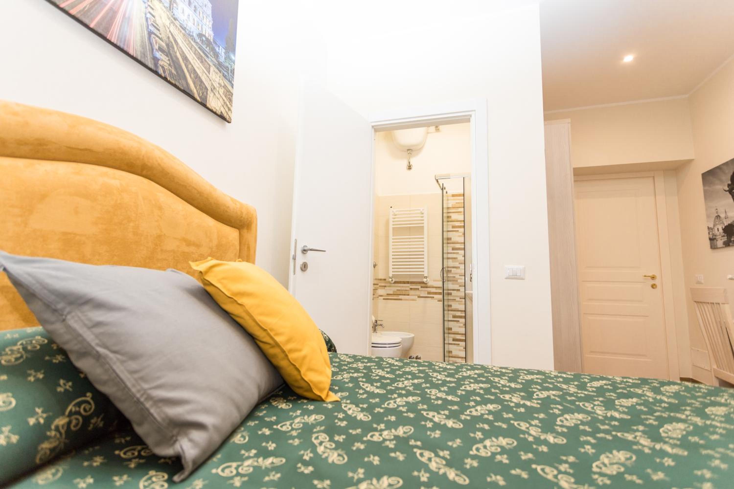 Single Room photo 3
