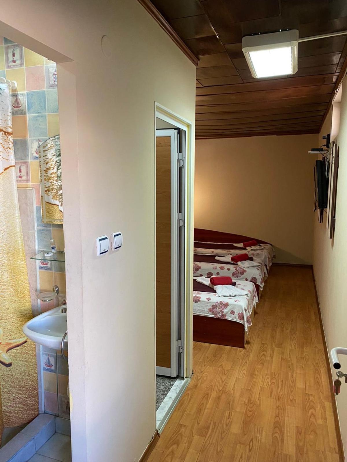 Basic Triple Room - Photo 2