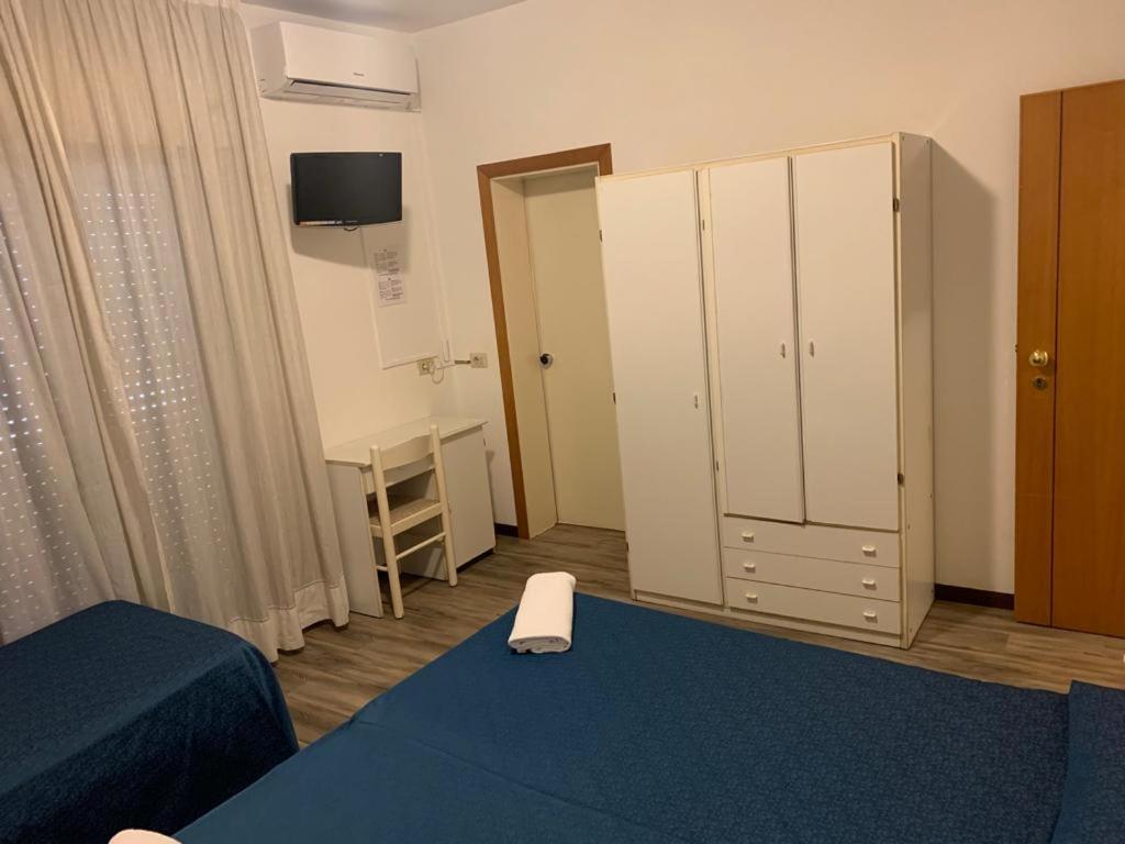 Classic Triple Room photo 1