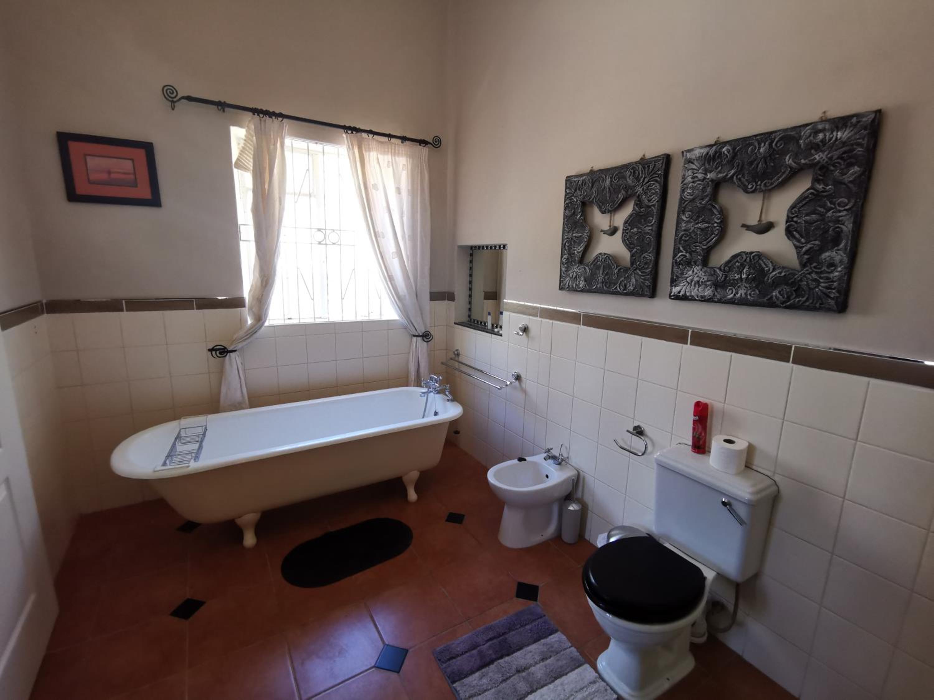 Double Room - Photo 3