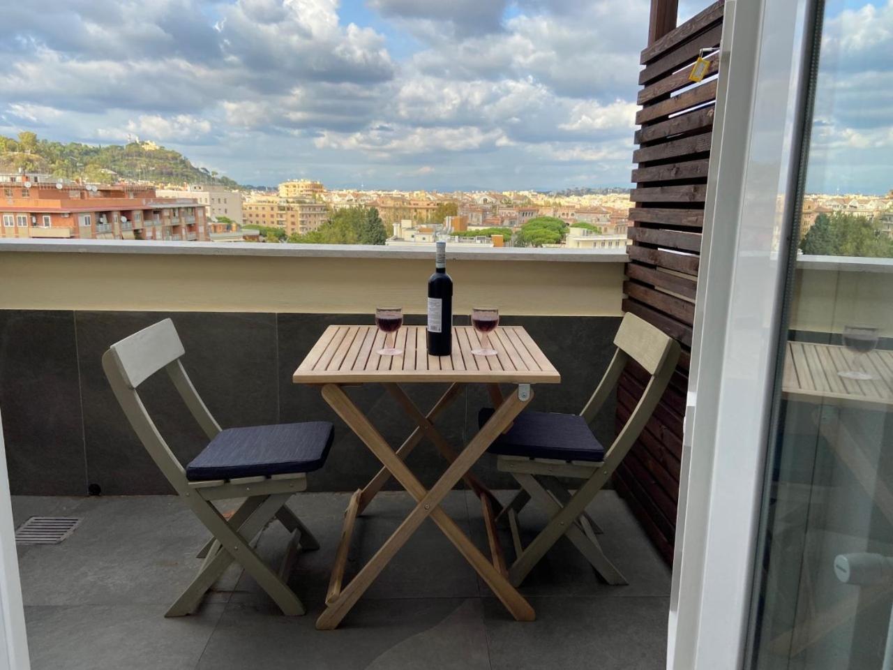 Single Room with Balcony photo 2