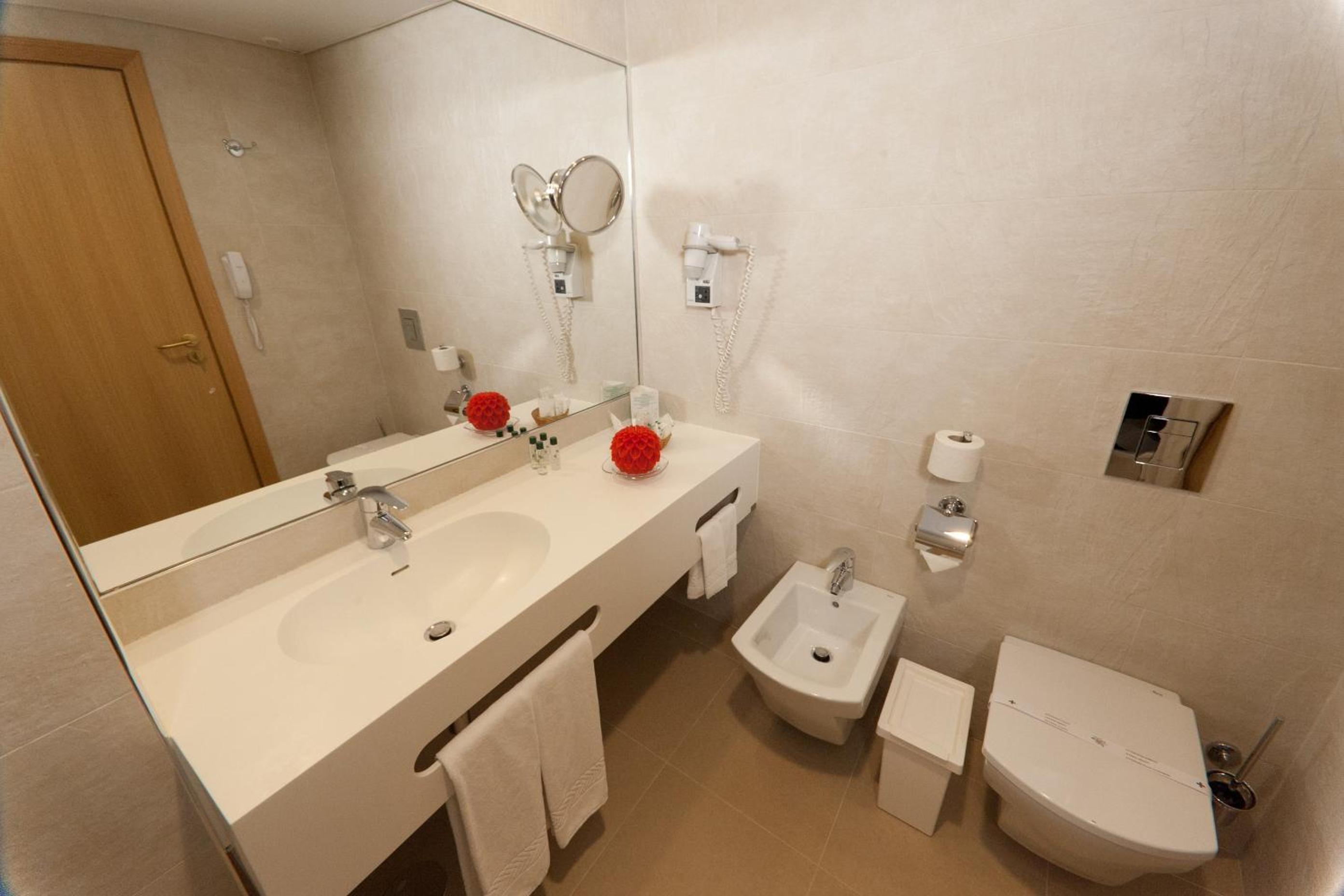 Superior Double or Twin Room - Photo 10