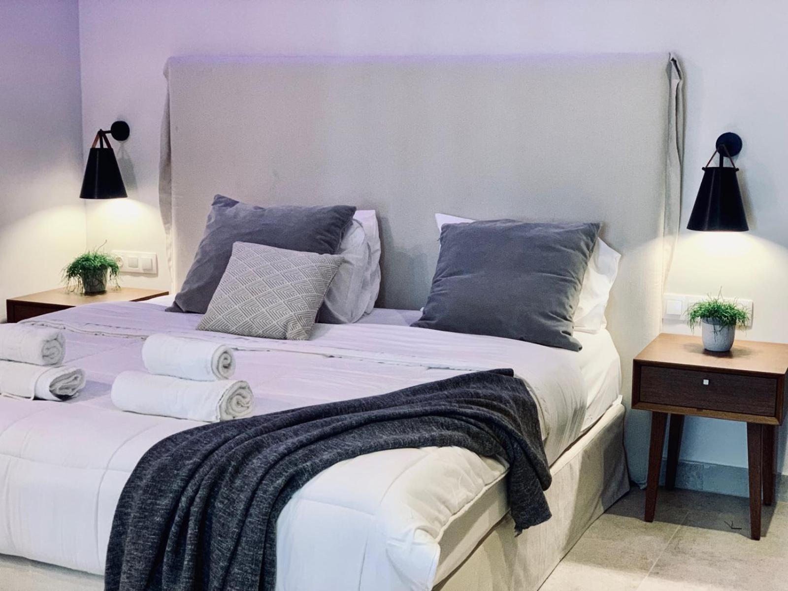 Deluxe Junior Suite - Photo 10