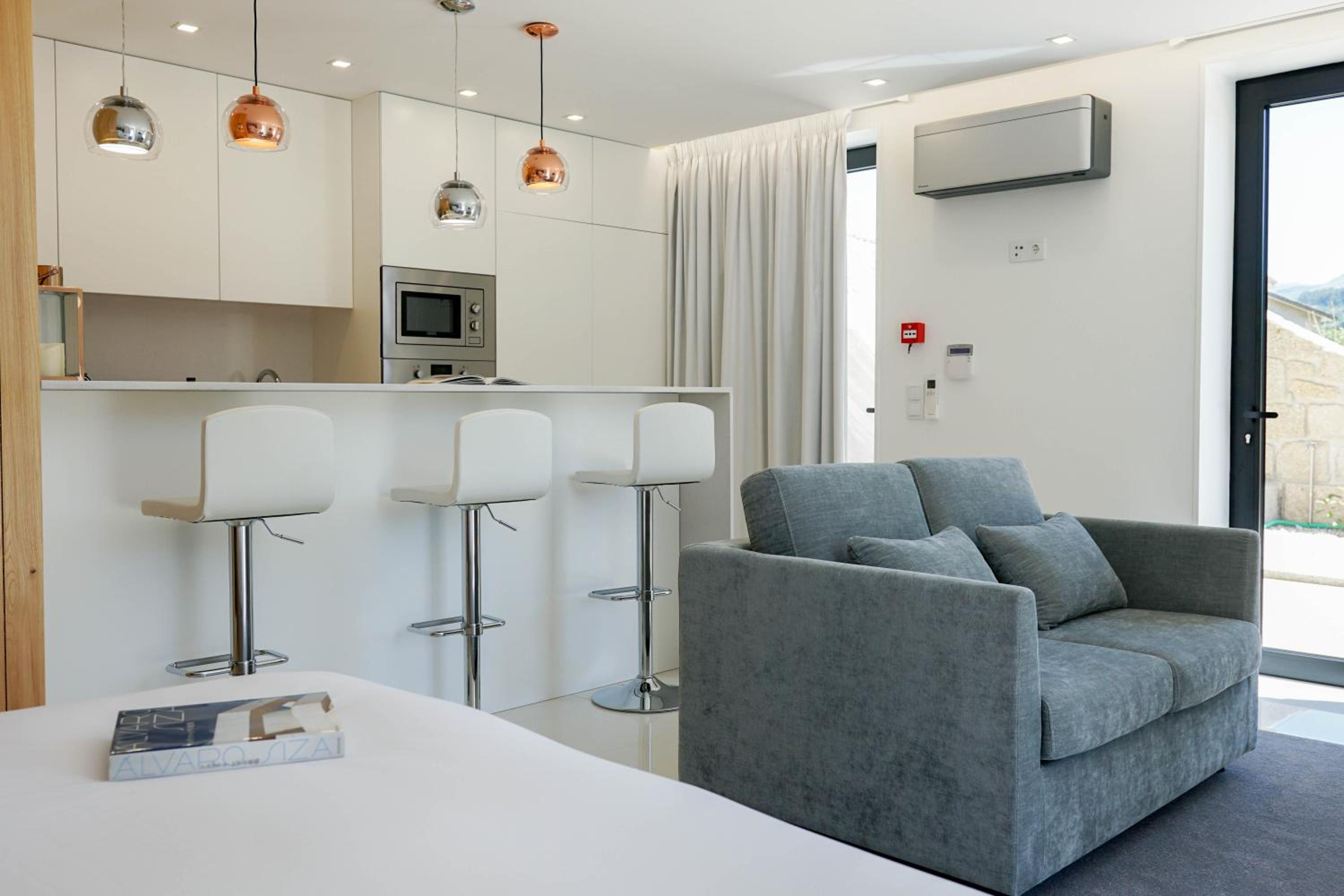 Suite with Spa Bath - Photo 3