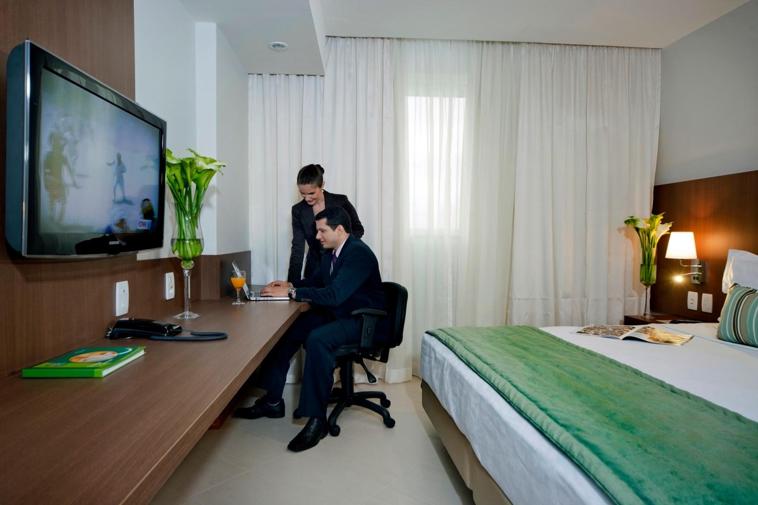 Deluxe Double Room with Sea View thumbnail 6