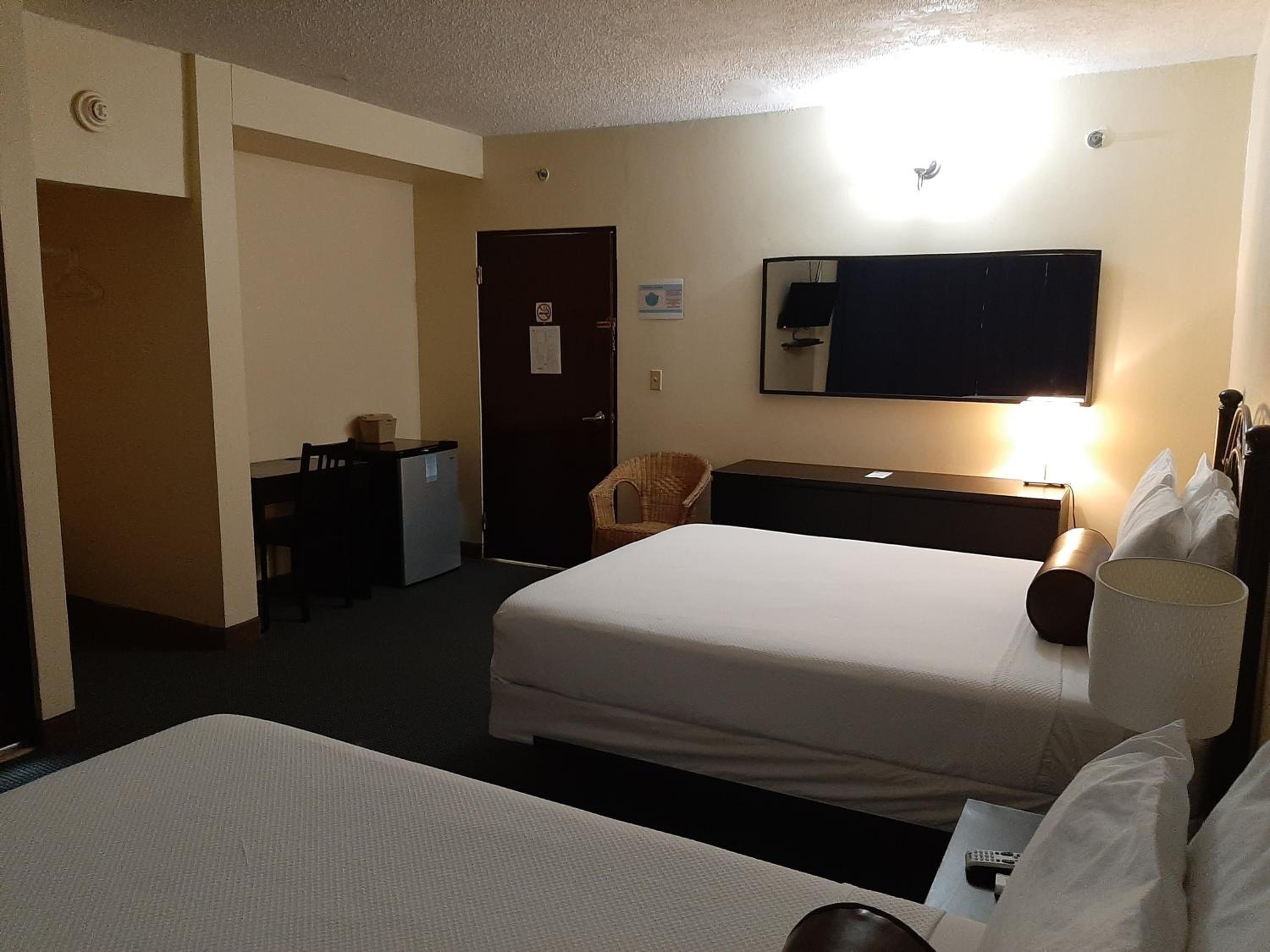 Standard Double Room with Two Double Beds - Photo 1