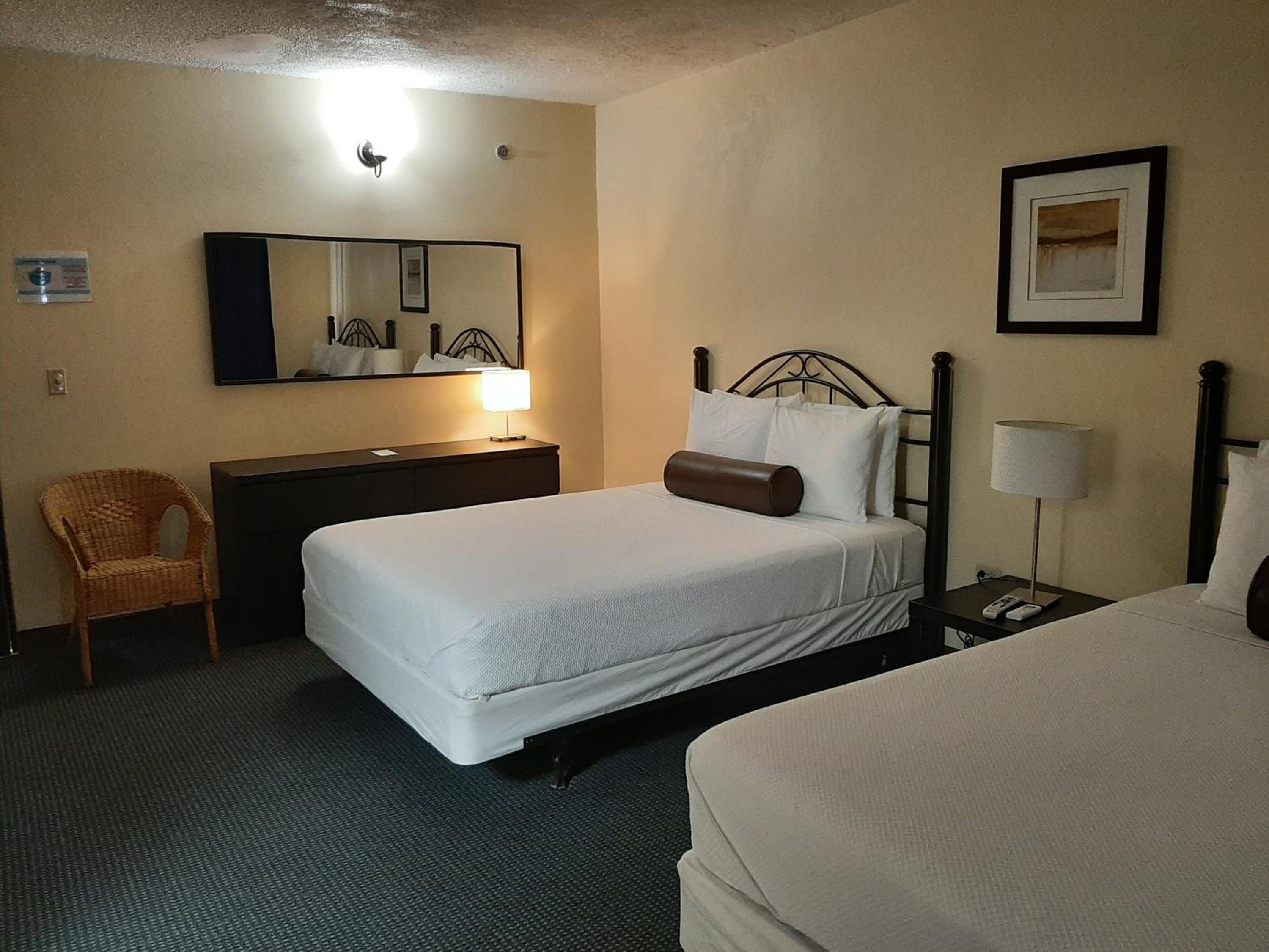 Standard Double Room with Two Double Beds - Photo 2